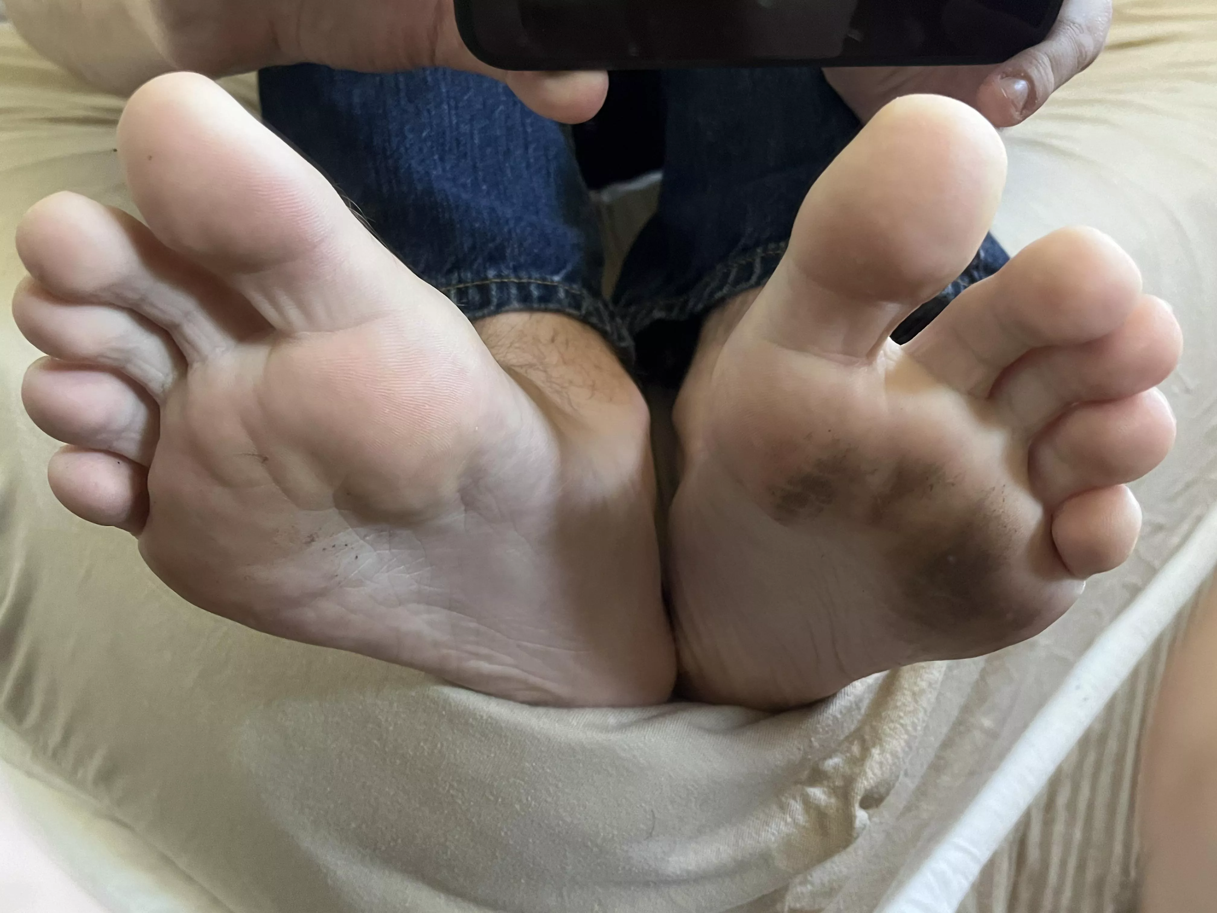 New camera! Showing off my sweaty workout feet after going barefoot at the gym… don’t be scared, get your face up close ;) posted by MyrosFeet