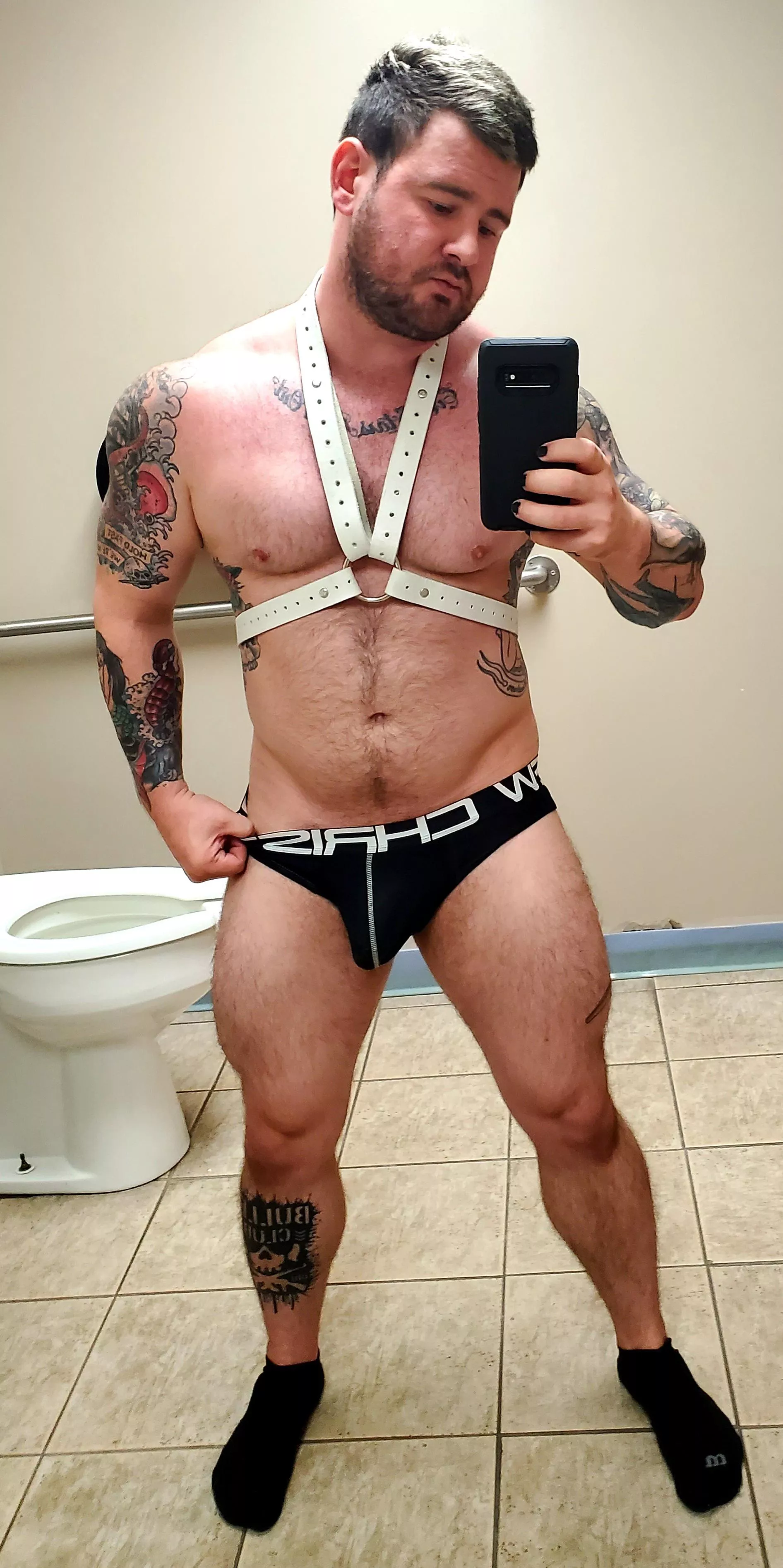 New harness! Figured I'd wear it in public ;) posted by underwearempire