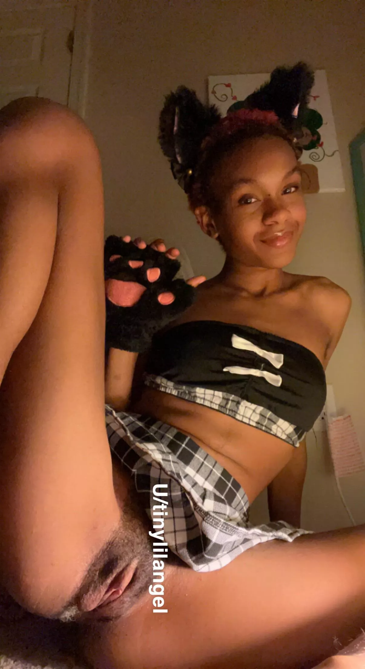 new here any daddies online 🥰💕 posted by tinylilangel