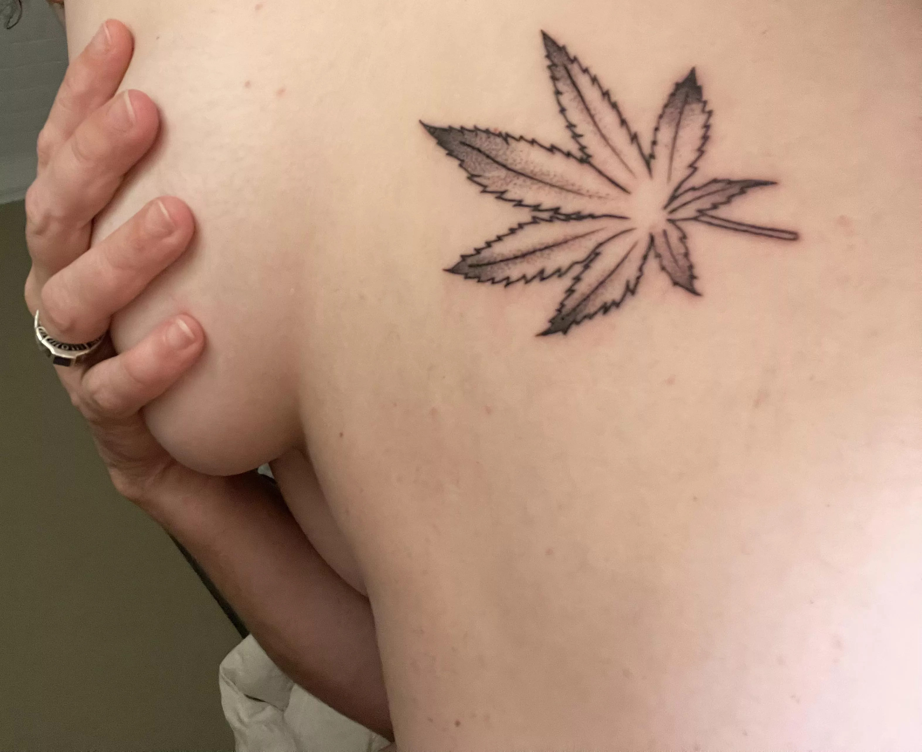 New tatt 💨💚 posted by Purple-Bid-3399