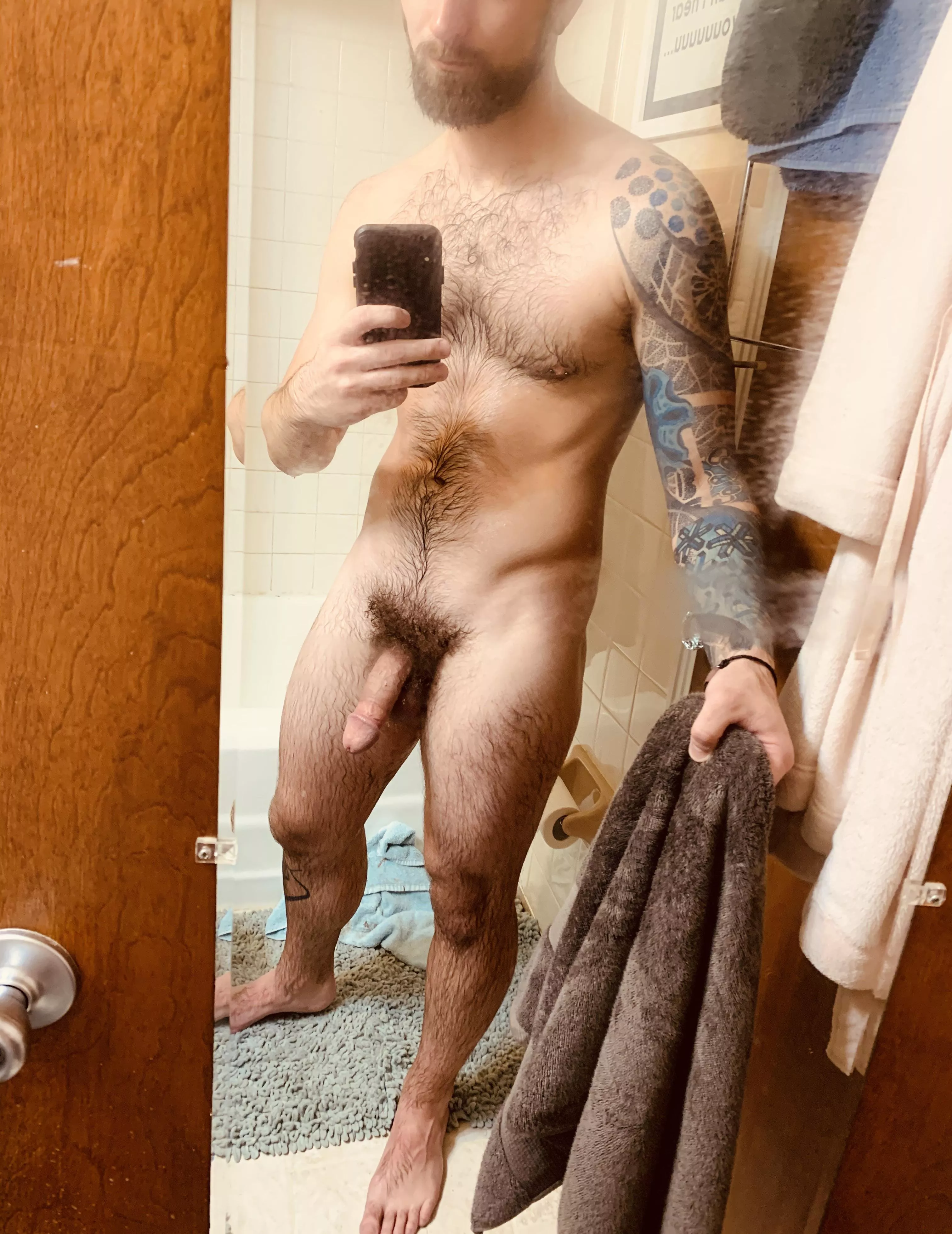 Nice and wet after a shower. Any fellow raiders want to dry me off? posted by [deleted]