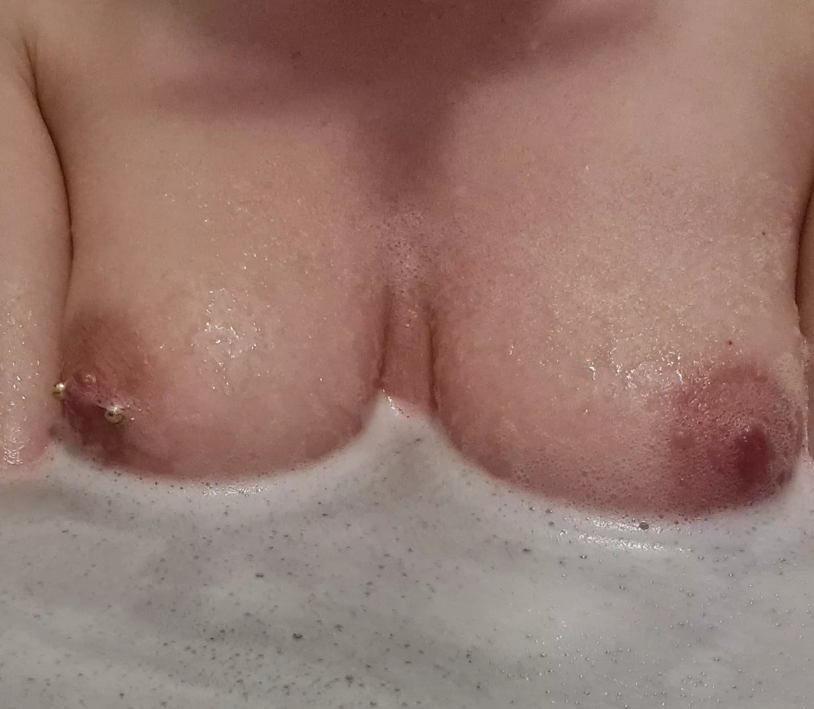 Nipples in bathtub posted by Elena_Electra