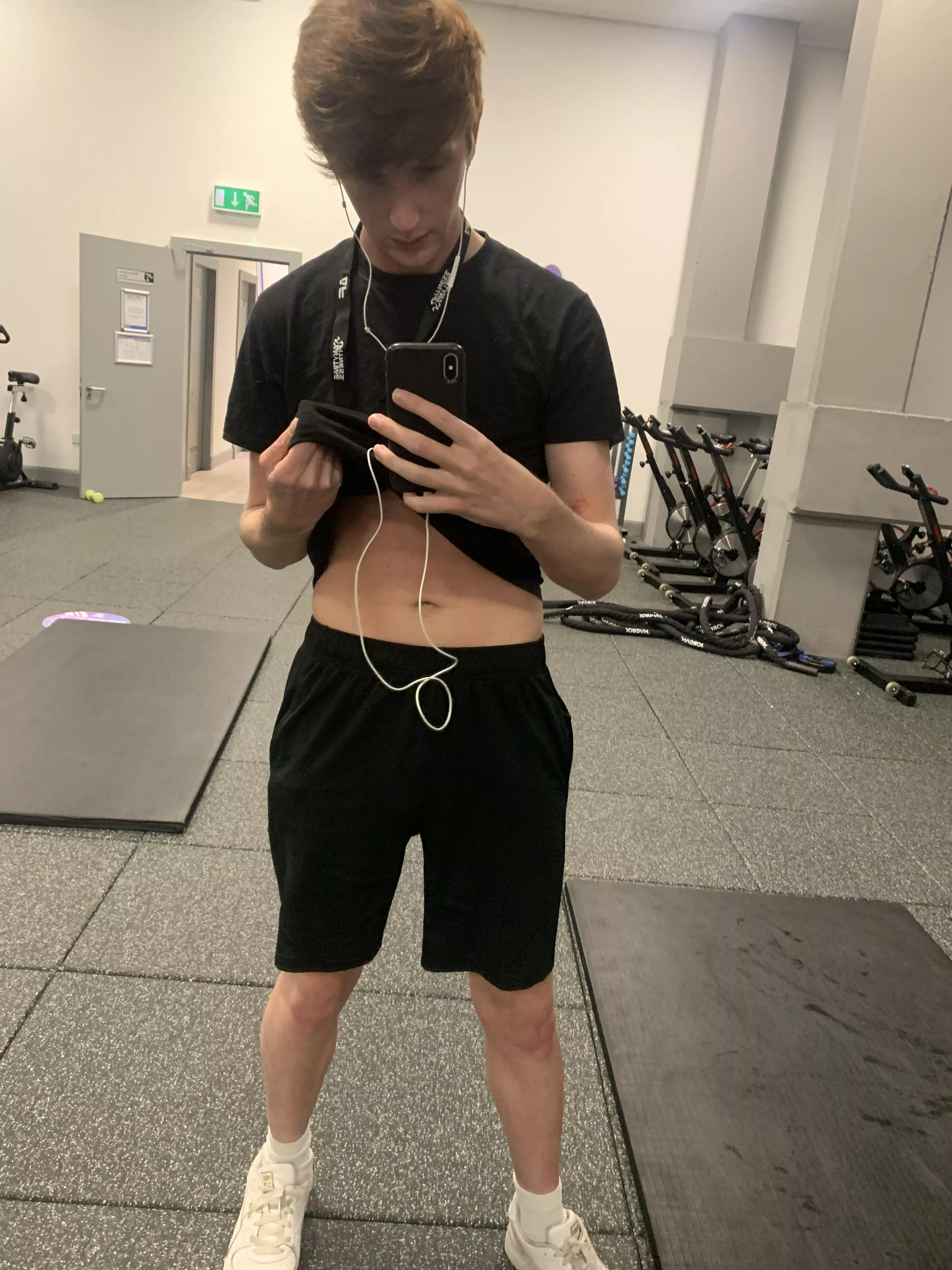 no one was in the gym so I quickly took one of those gym guy selfies but I heard a noise behind me and jumped lmao😅 posted by Dillon-Daytona