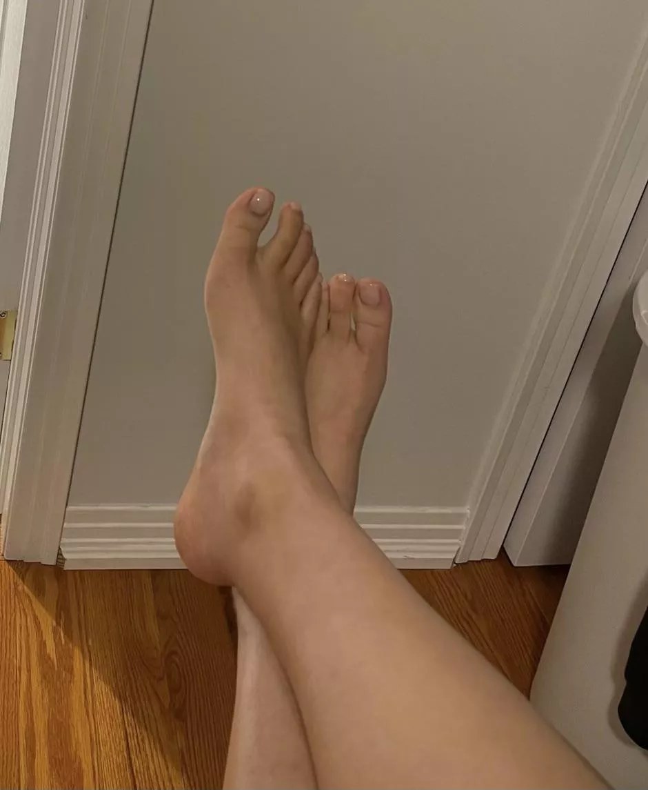 no soles but hope this is ok🙈🥺 posted by toesnhoesxo