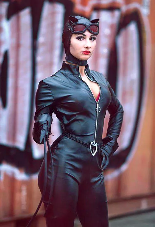 Nora as Catwoman posted by andreabudden