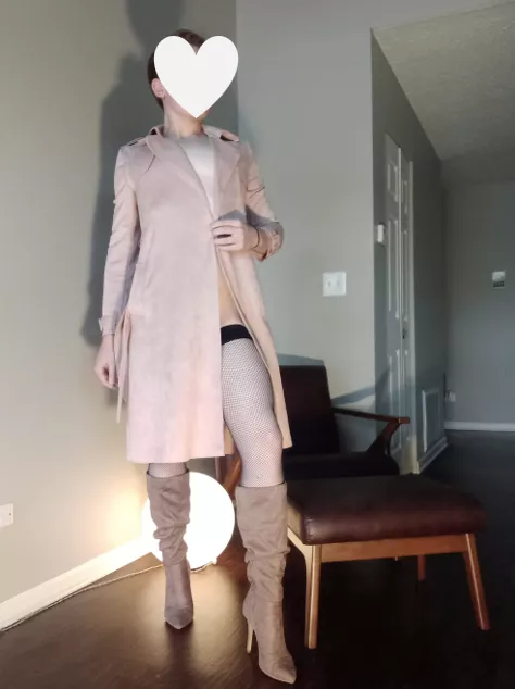 Not much besides [m]y coat (fem) posted by chartedcourse