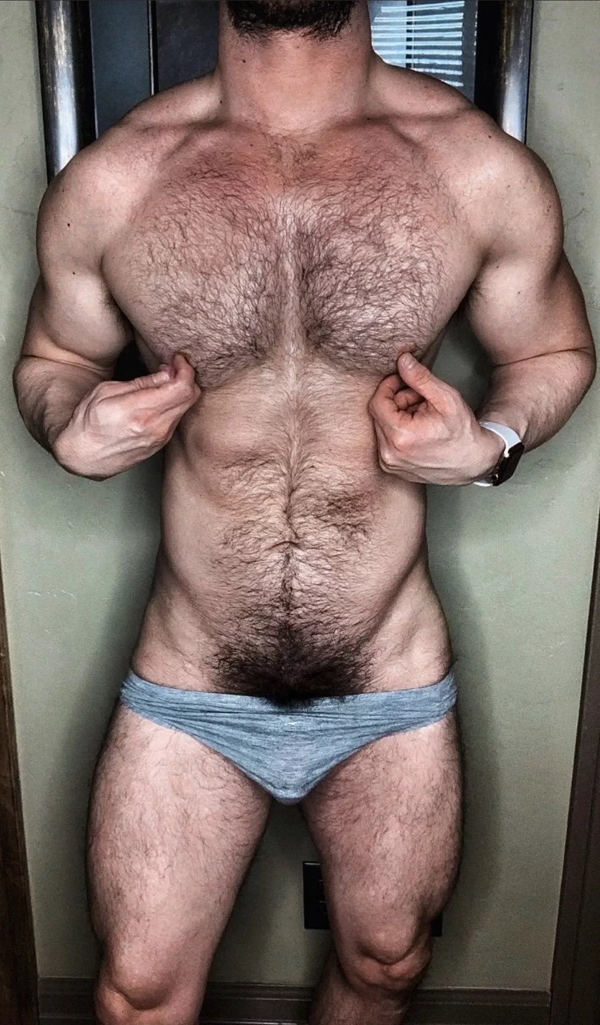 Nothing beats a hairy man with a thick musky bush. posted by SmallofStature