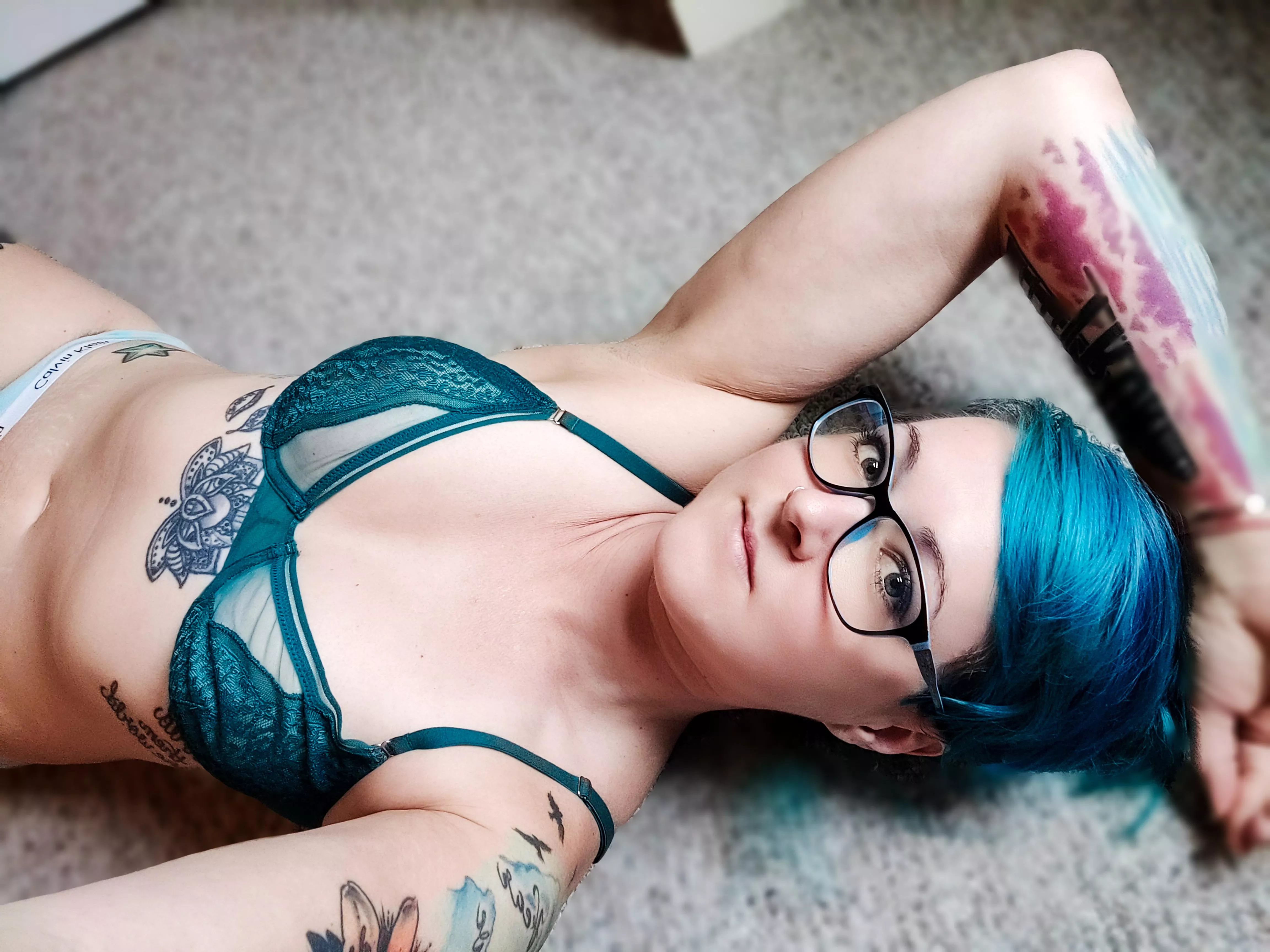 Nothing fancy today but I do love this green bra. posted by gothic_popsicle