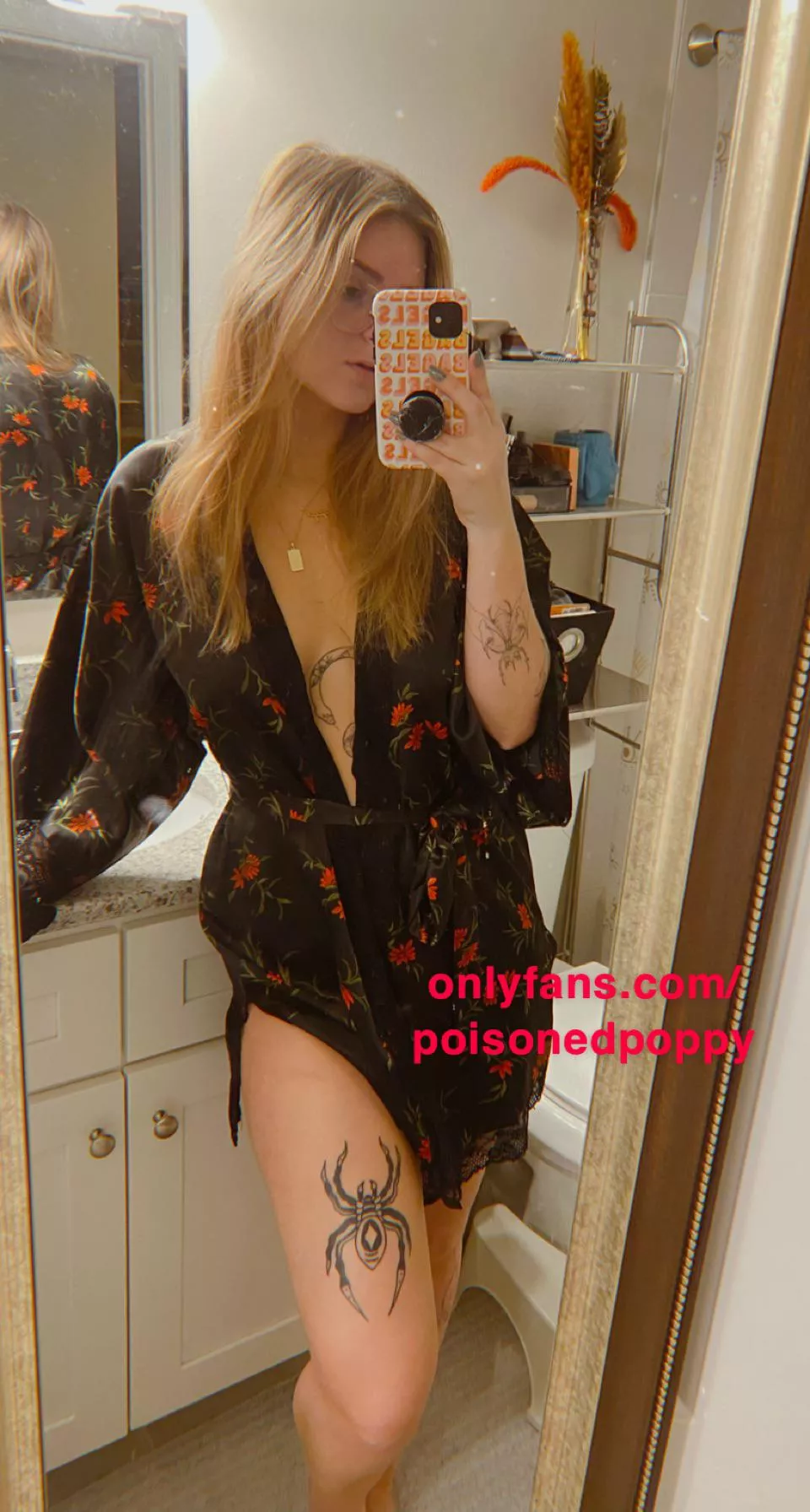 Nothing makes me feel better than my silk robe 🥰 posted by Poisonedpoppy27