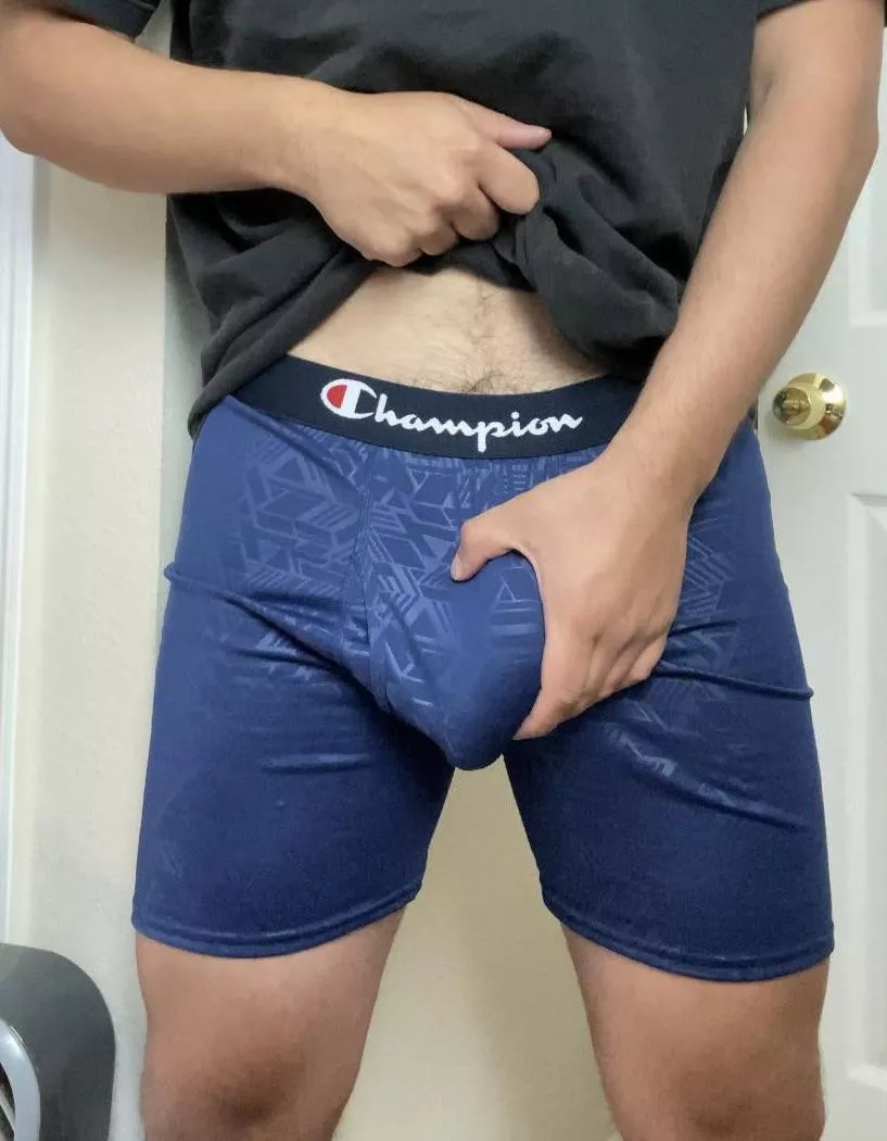 Now that’s a champion bulge posted by collegebriefs_420