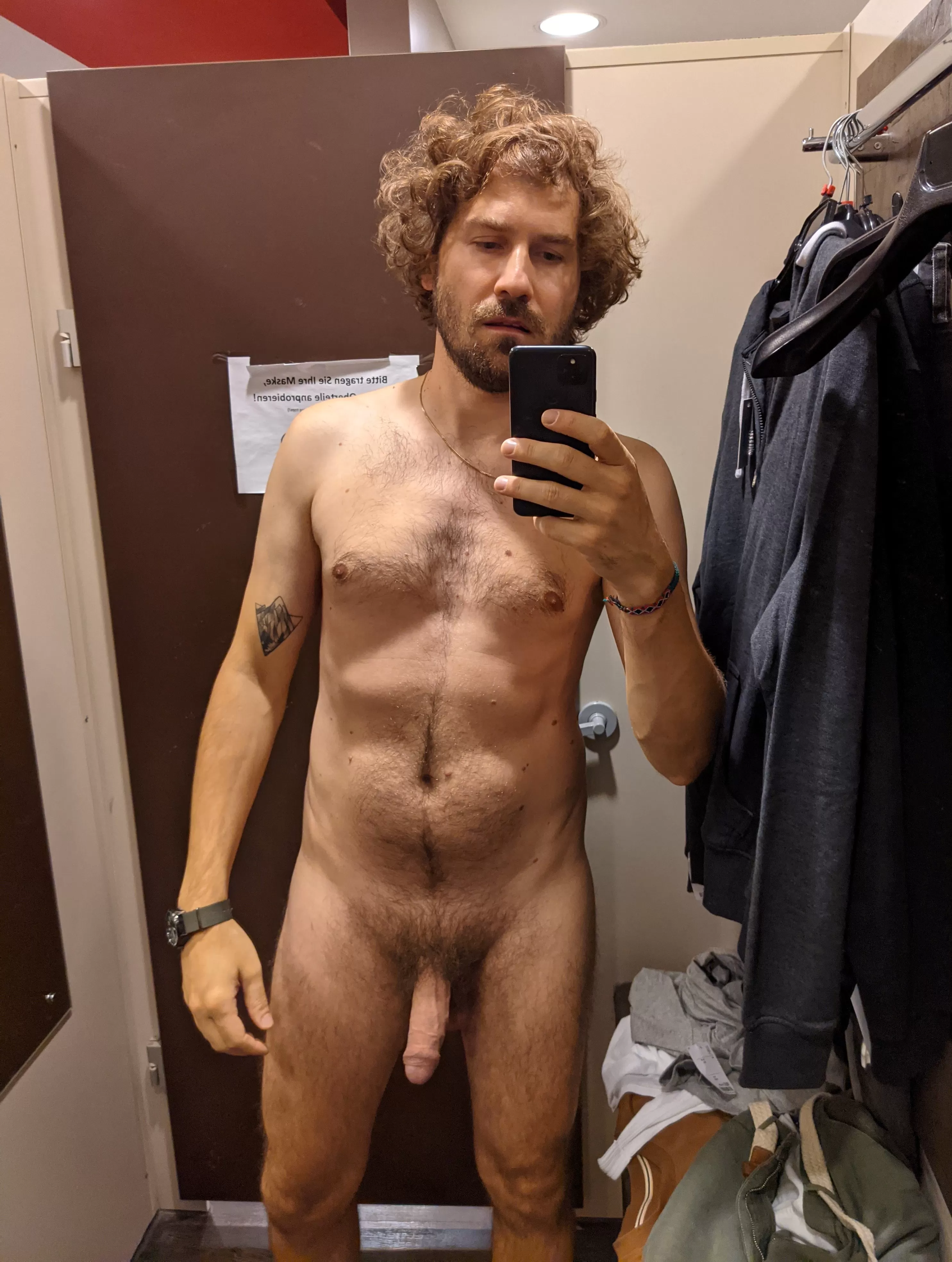 nude selfie posted by rod__ber