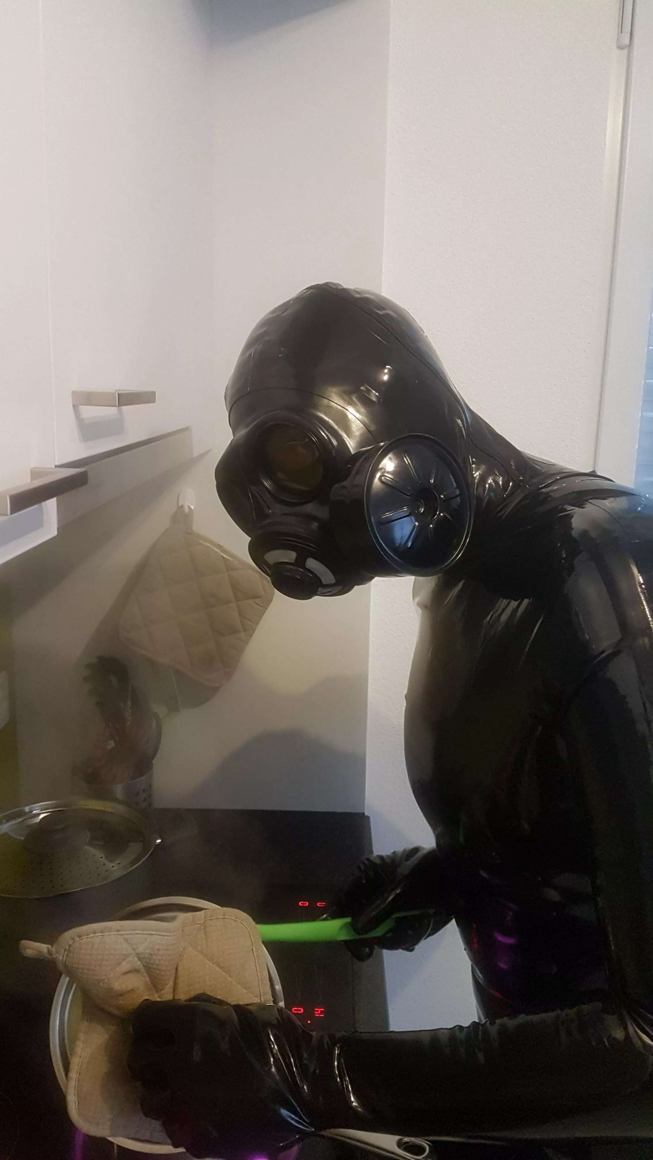 [OC] Heavy Rubber Cooking posted by 4c5458