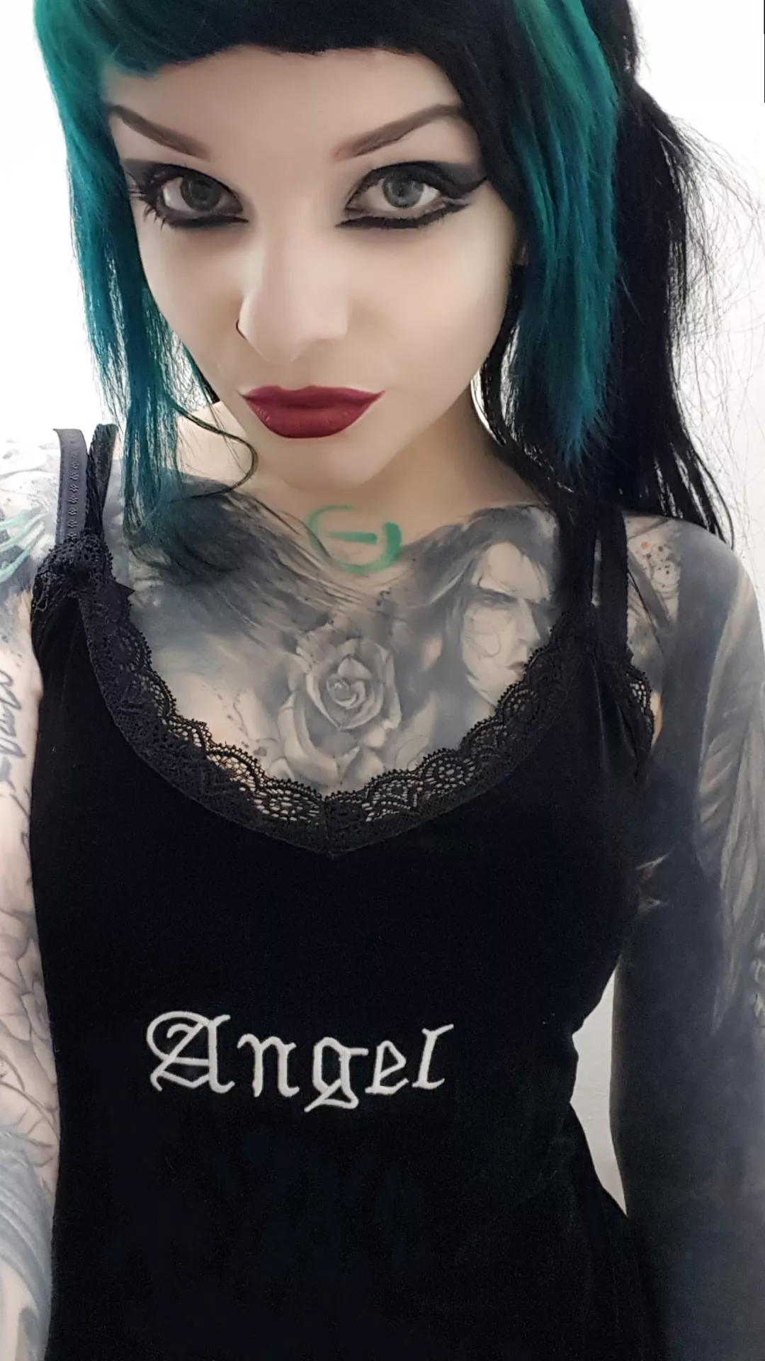 [OC] hey there ðŸ’‹ðŸ–¤ posted by PixxiGrrl_