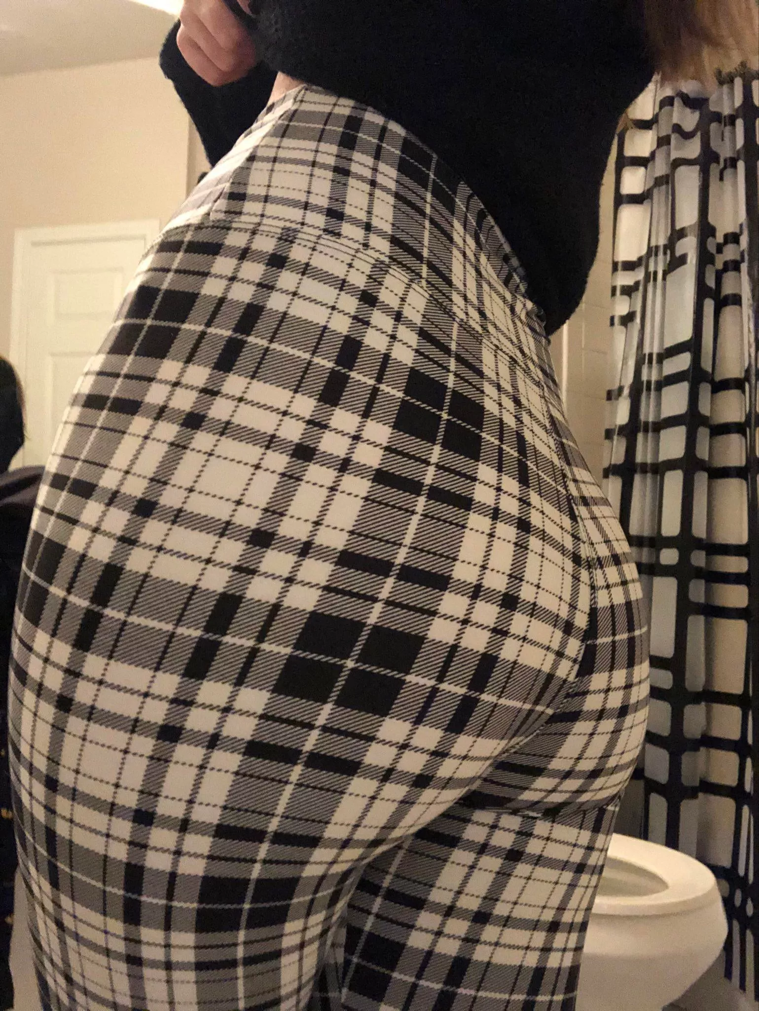 [OC] My boyfriend bought me new leggings, what do you think? (20f) posted by iloveasssomuch228