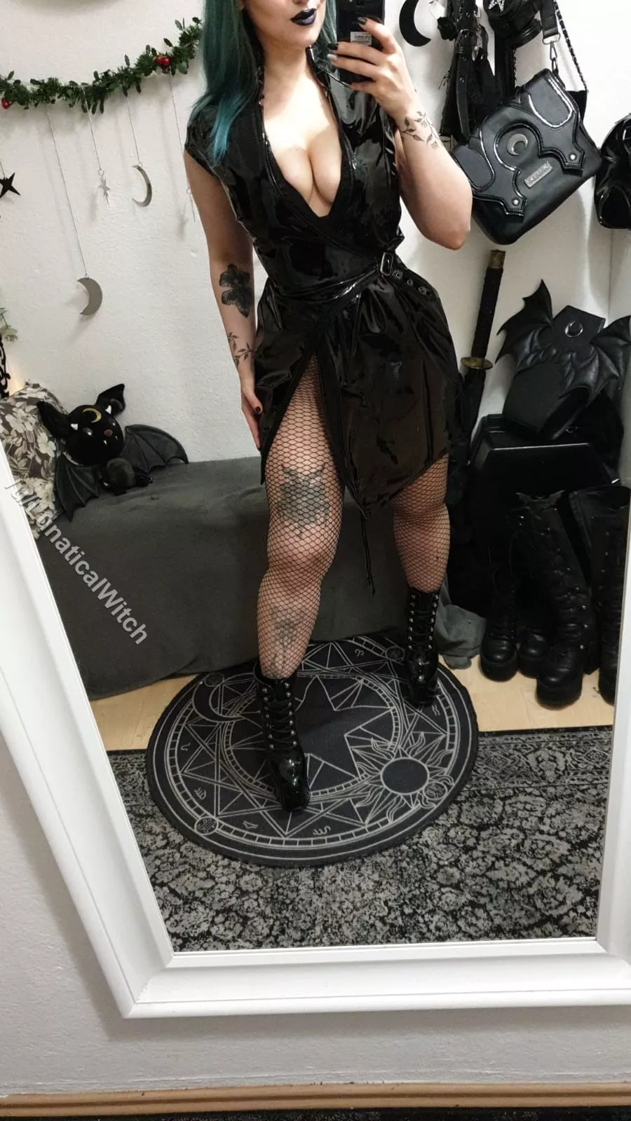 [OC] Showing up to work with this outfit, my co-workers can't get their eyes off me. I guess that is a good sign 🖤 posted by LunaticalWitch