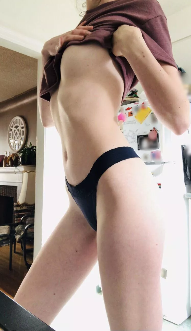 [OC] too little clothing for the kitchen... take me to the bedroom? ðŸ’‹ posted by lucybluexo