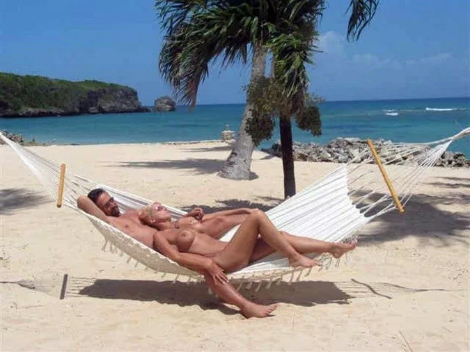 Ocean Eden Bay, Montego Bay, Jamaica posted by NaturistPictures