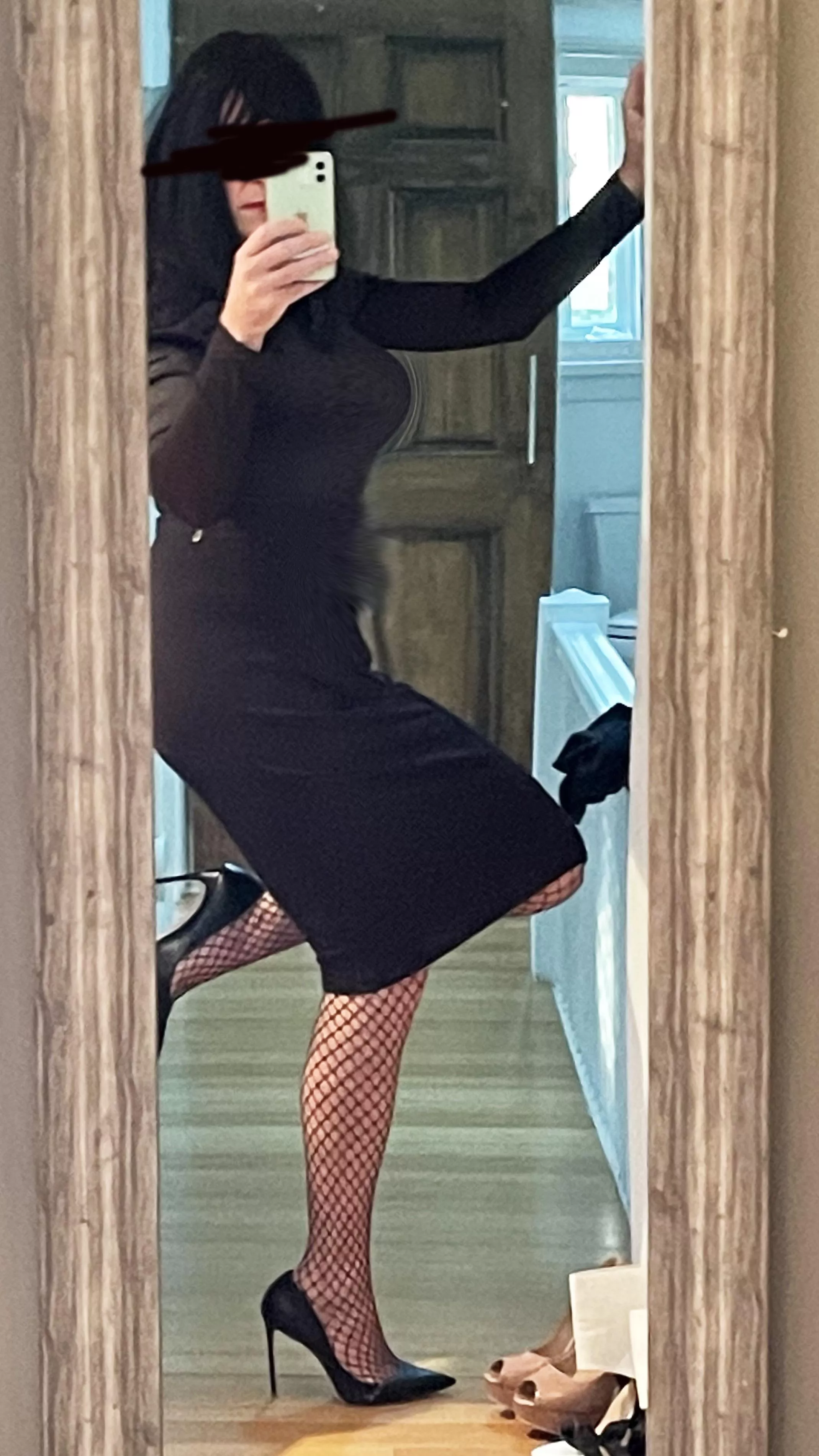 Office ready. Sexy, subtle and feeling great. Ready for a workday! posted by sometimesmaybebaby