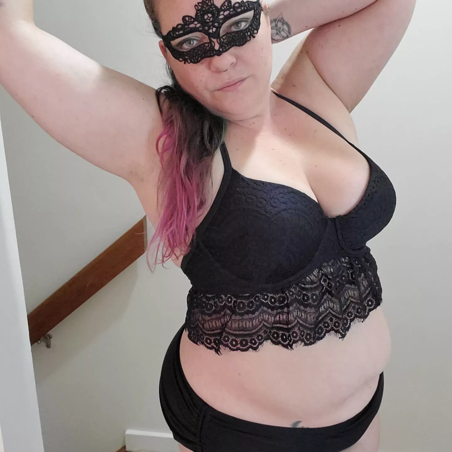 One of my faves! I feel so sexy in it😘 posted by SavannahShad0w