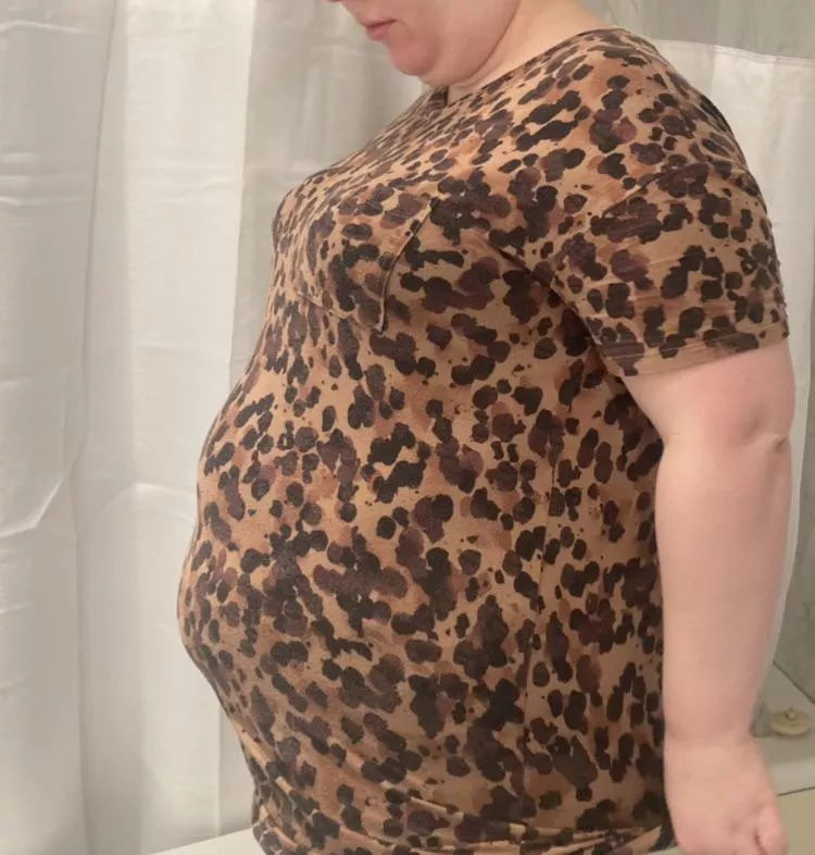 One of my gfâ€™s talents: making XXL shirts look like maternity clothing ðŸ˜‚ posted by myfatblondegf