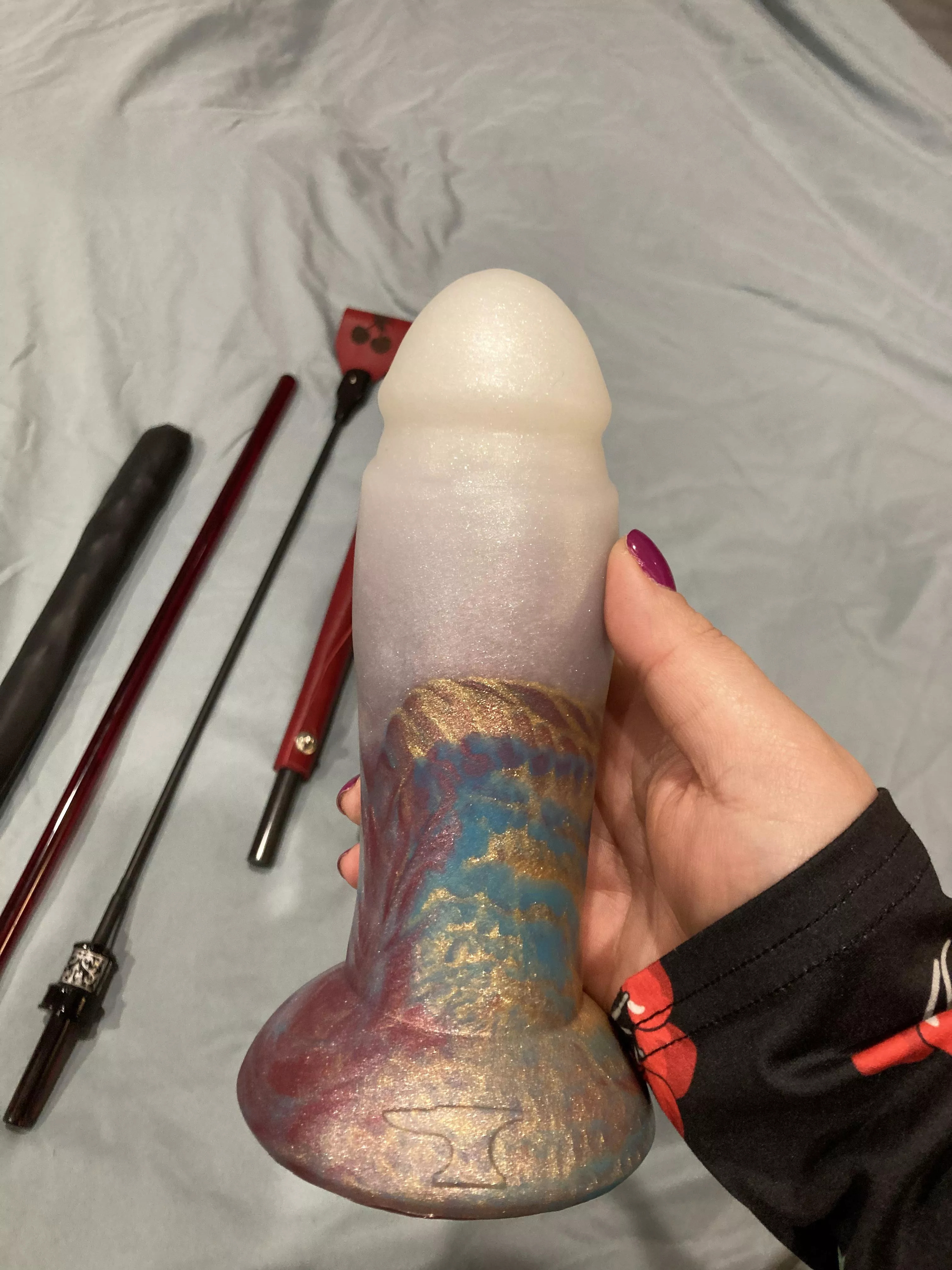 One of the Xmas presents my sissy got me is this magnificent giant glow in the dark cock which I intend to use to split him in half (the rest are in the background) posted by LadyAntea