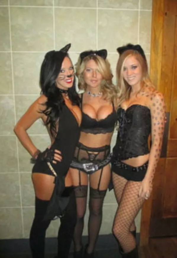 Only black this Halloween posted by Chaturbater1