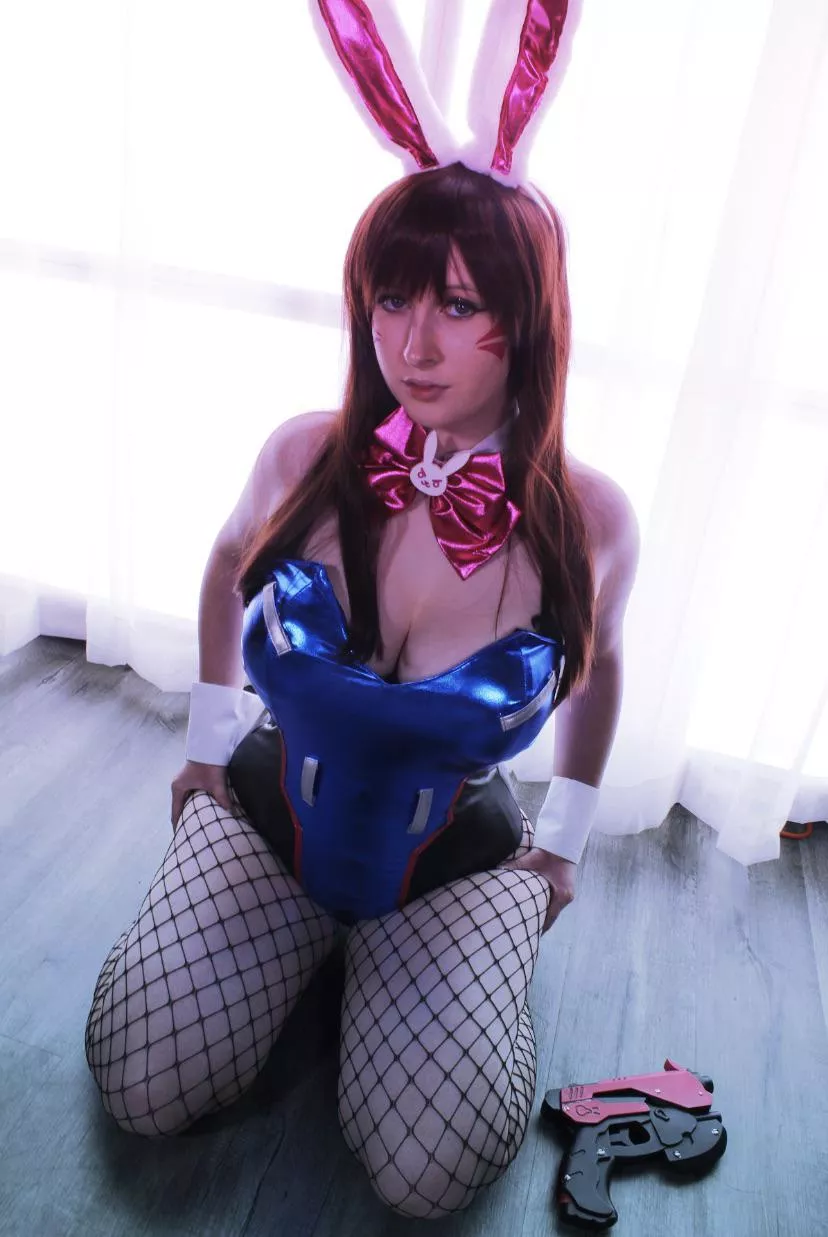 Opinions on thick thighs? (Bunny Suit DVA by SkylineStars) posted by SkylineStars