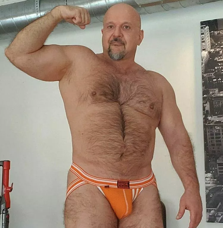 Orange bulge posted by SevenNSFW