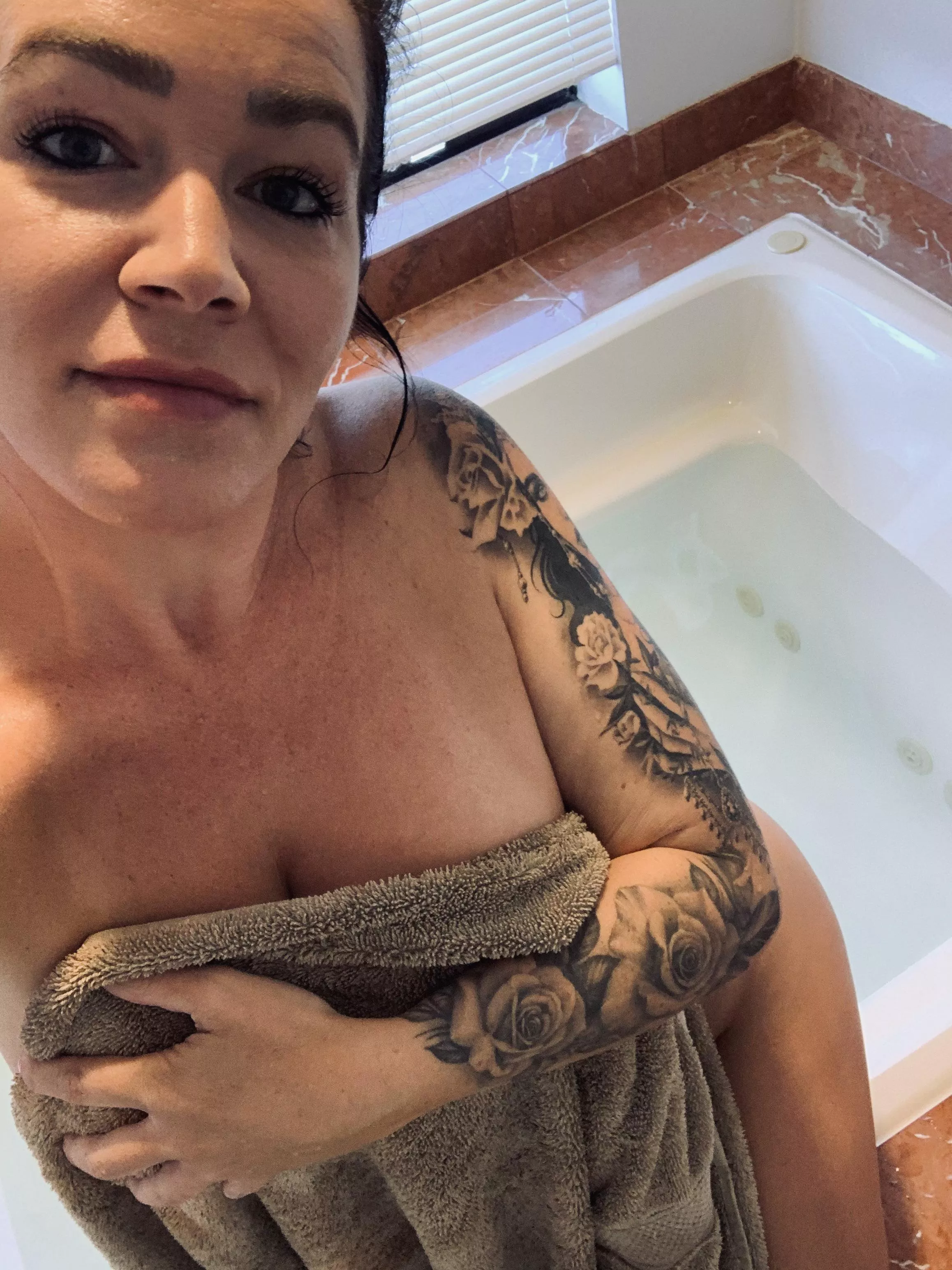 Out of my scrubs and into my tub posted by naughtynurseof21