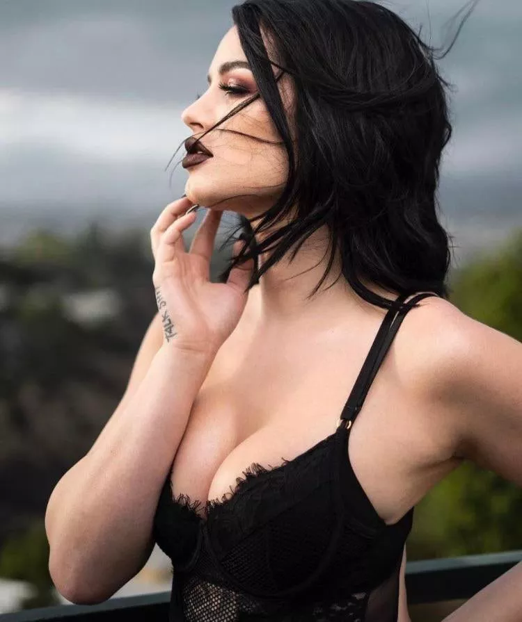 Paige posted by reddchief22