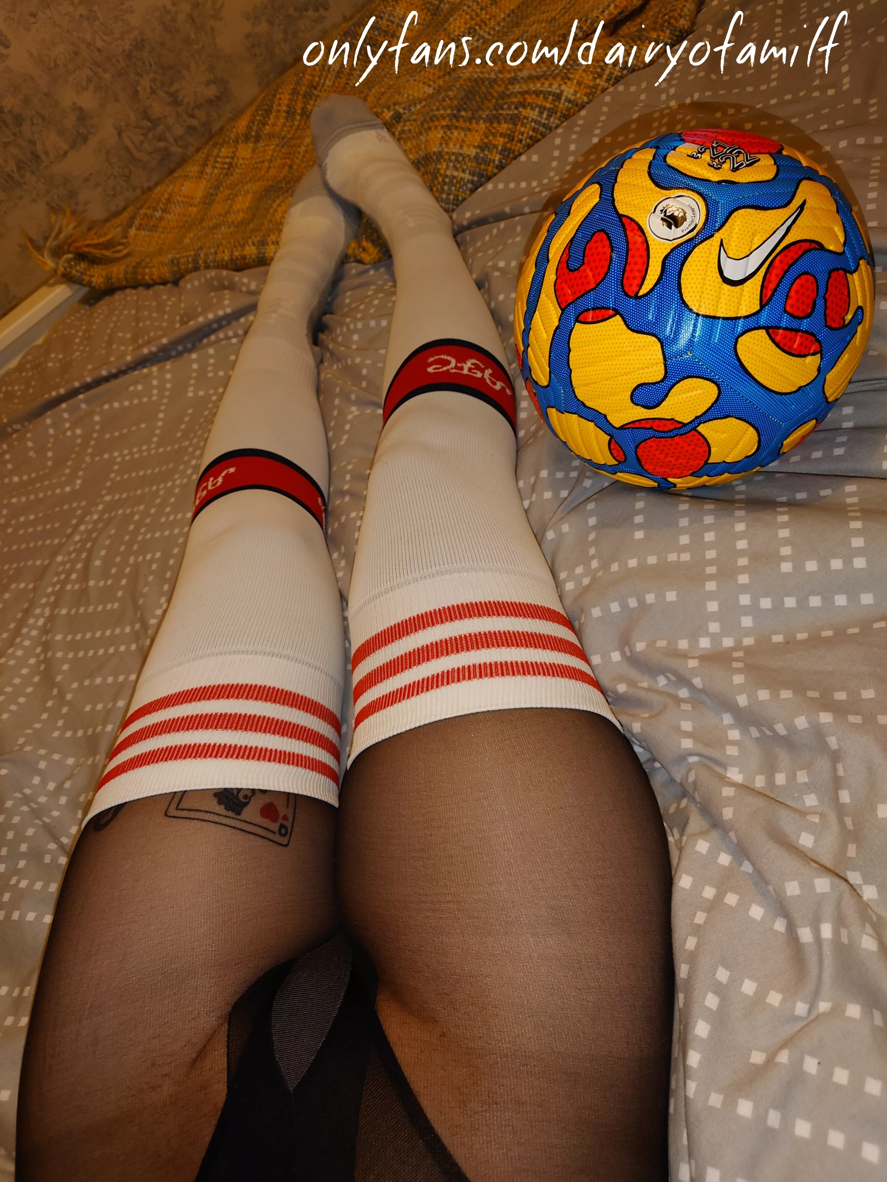 Pantyhose and socks!! xxx posted by Hot_Milf_69