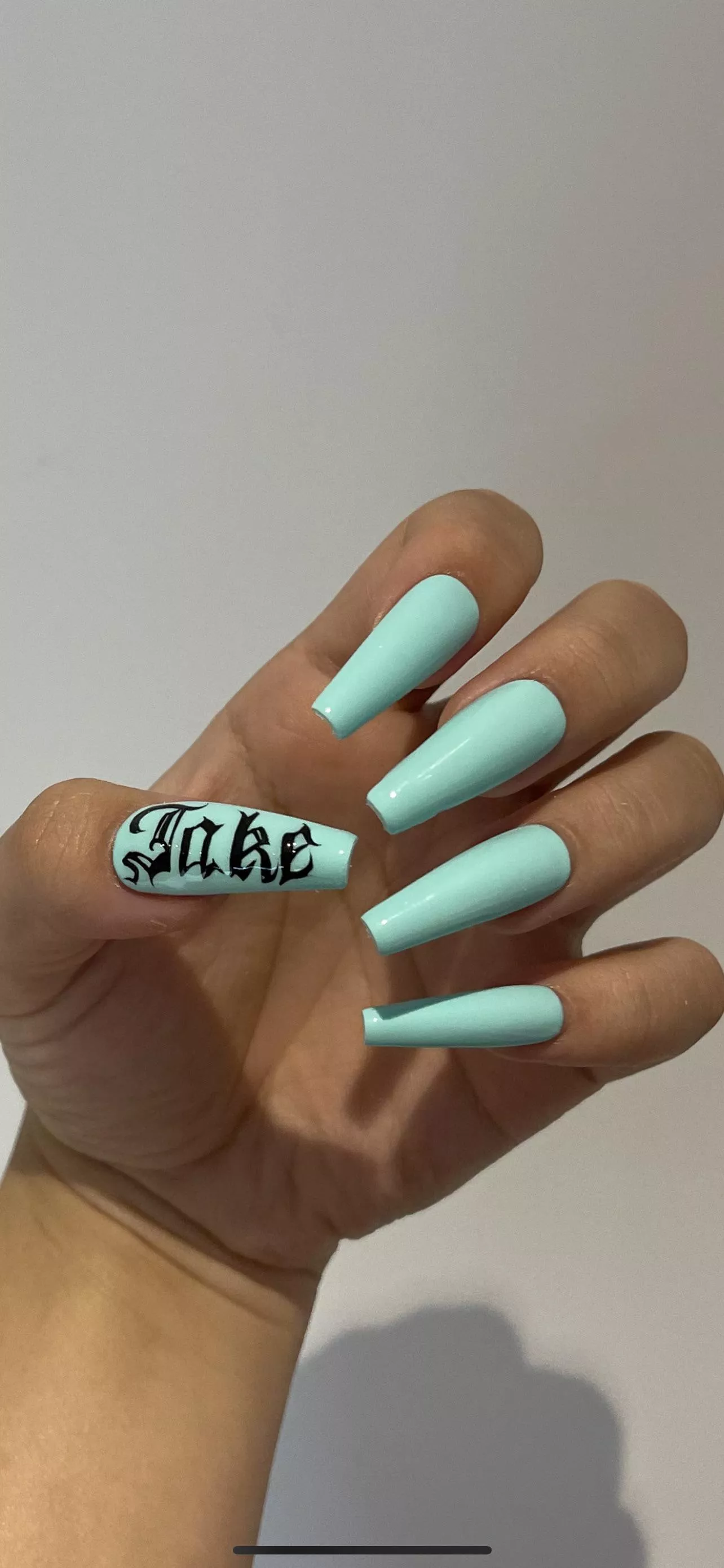 Pay for my nails and I’ll wear your name 😍:P posted by pleasenailme