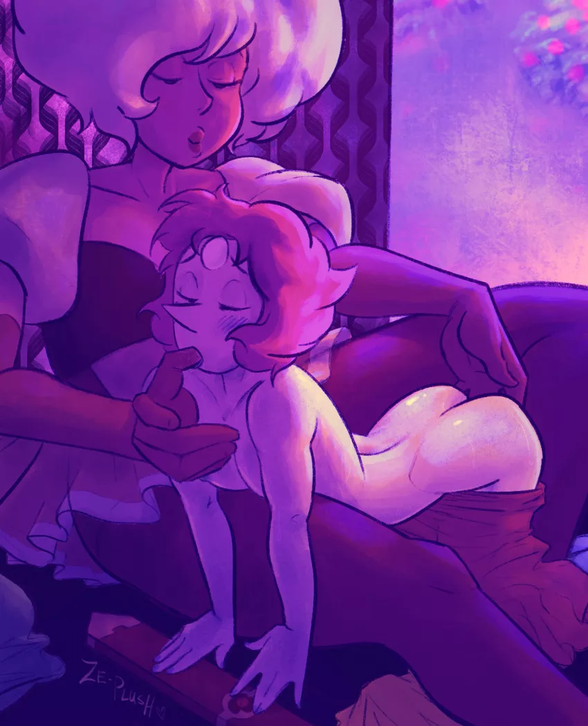 Pearl and Pink Diamond having a good time (Ze-plush) posted by [deleted]