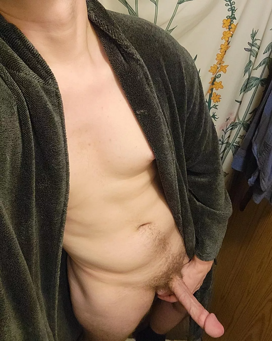 Pent up after being horny at work all day. Probably gonna bust soon 🤤🤤🤤 posted by jxnnybxii69