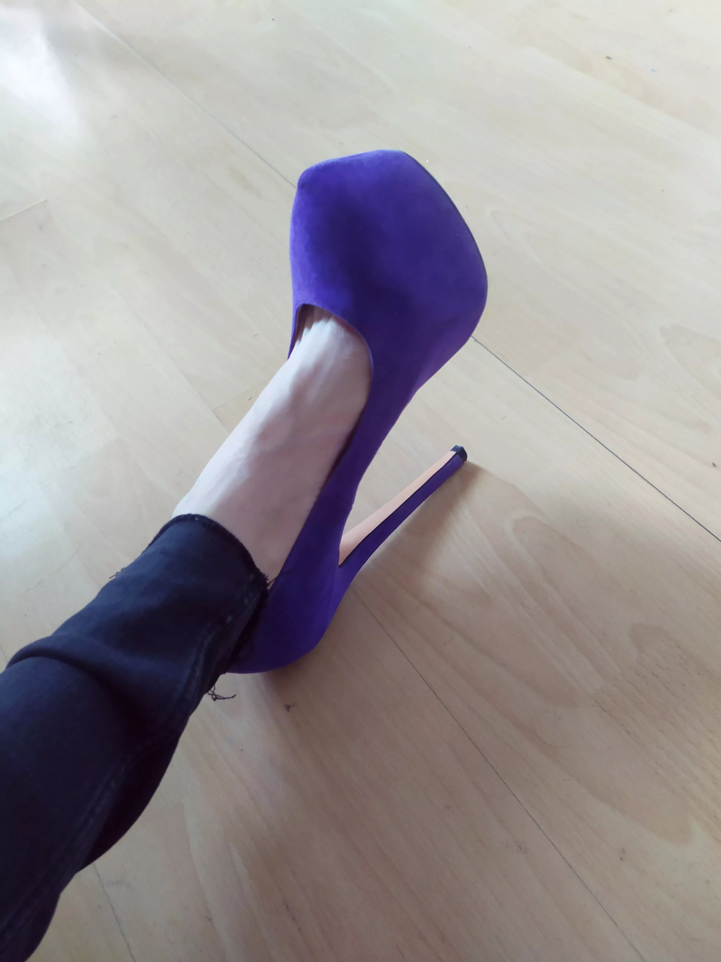 People told me to post more of my purple heels 💜 (oc) posted by soldaderyan