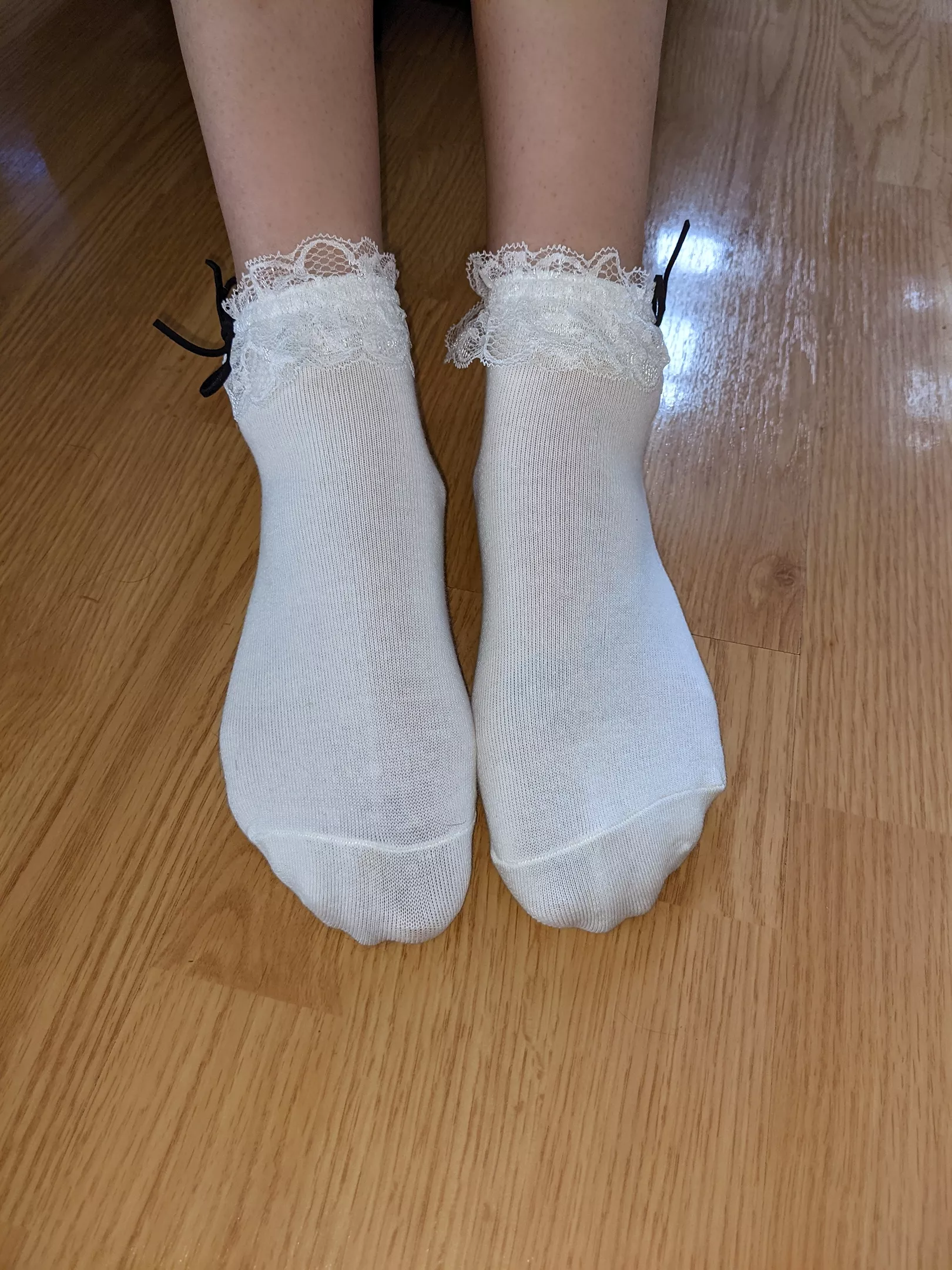 Petite white socks ðŸ¥°ðŸ¥°ðŸ¥° posted by SoullessSoles