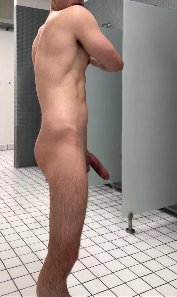 Pissing everywhere in the locker room posted by dareit88