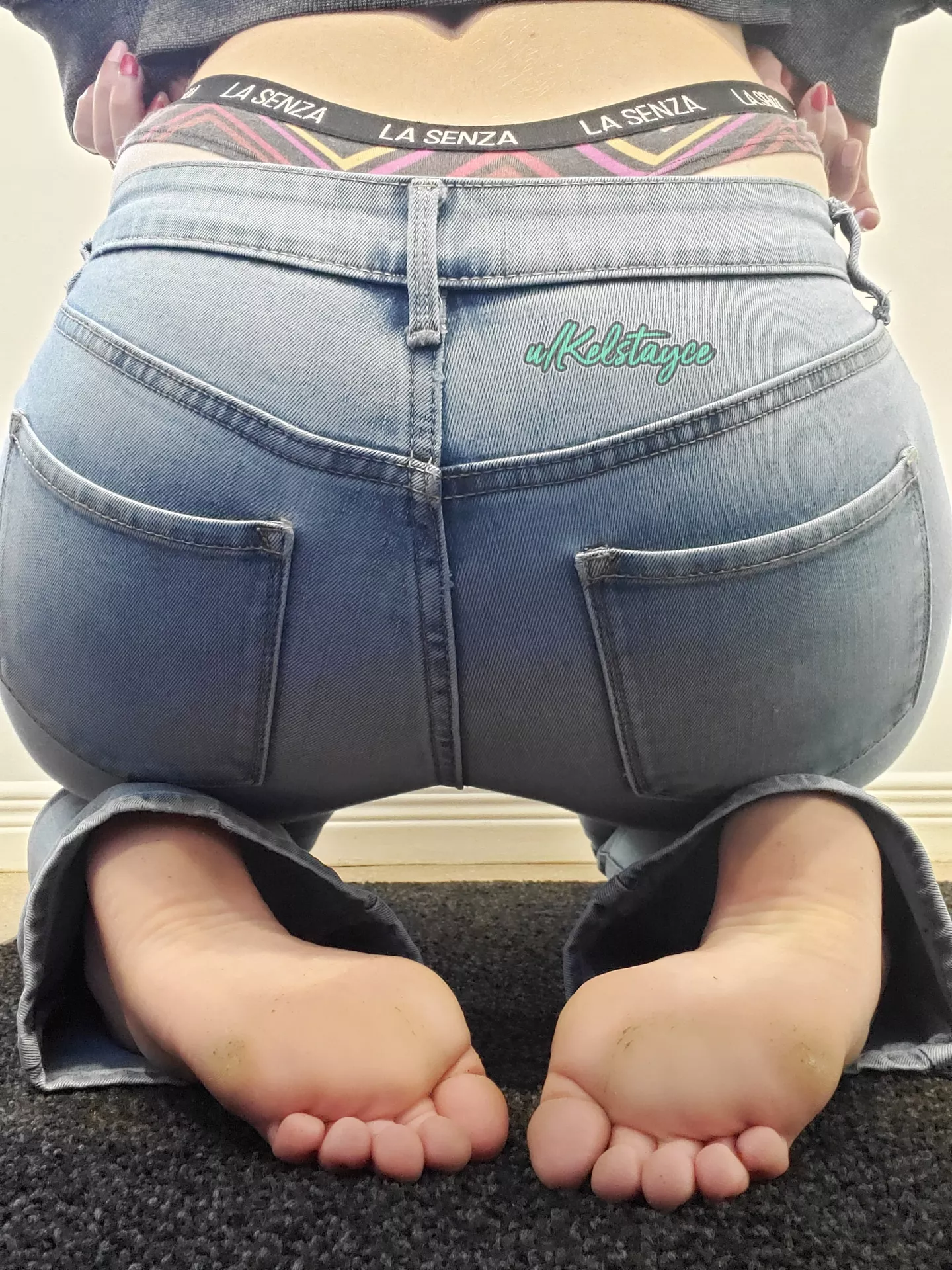 Play some Conway Twitty- Tight Fittin Jeans| free subscription to my OF| fetishes welcome| custom requests| interaction with fans| want my link? posted by Kelstayce