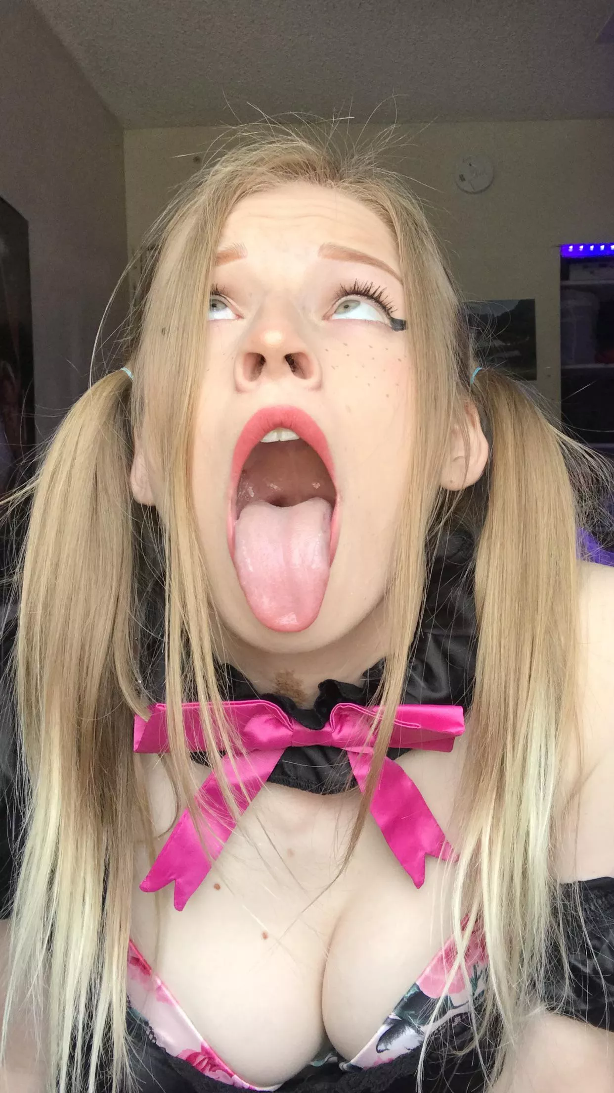 please cum in my mouth master I’m so horny posted by crystalmoonclub