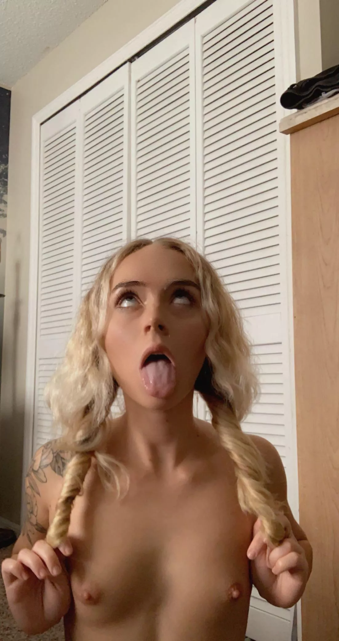 Please cum on my face daddy posted by Guinieee