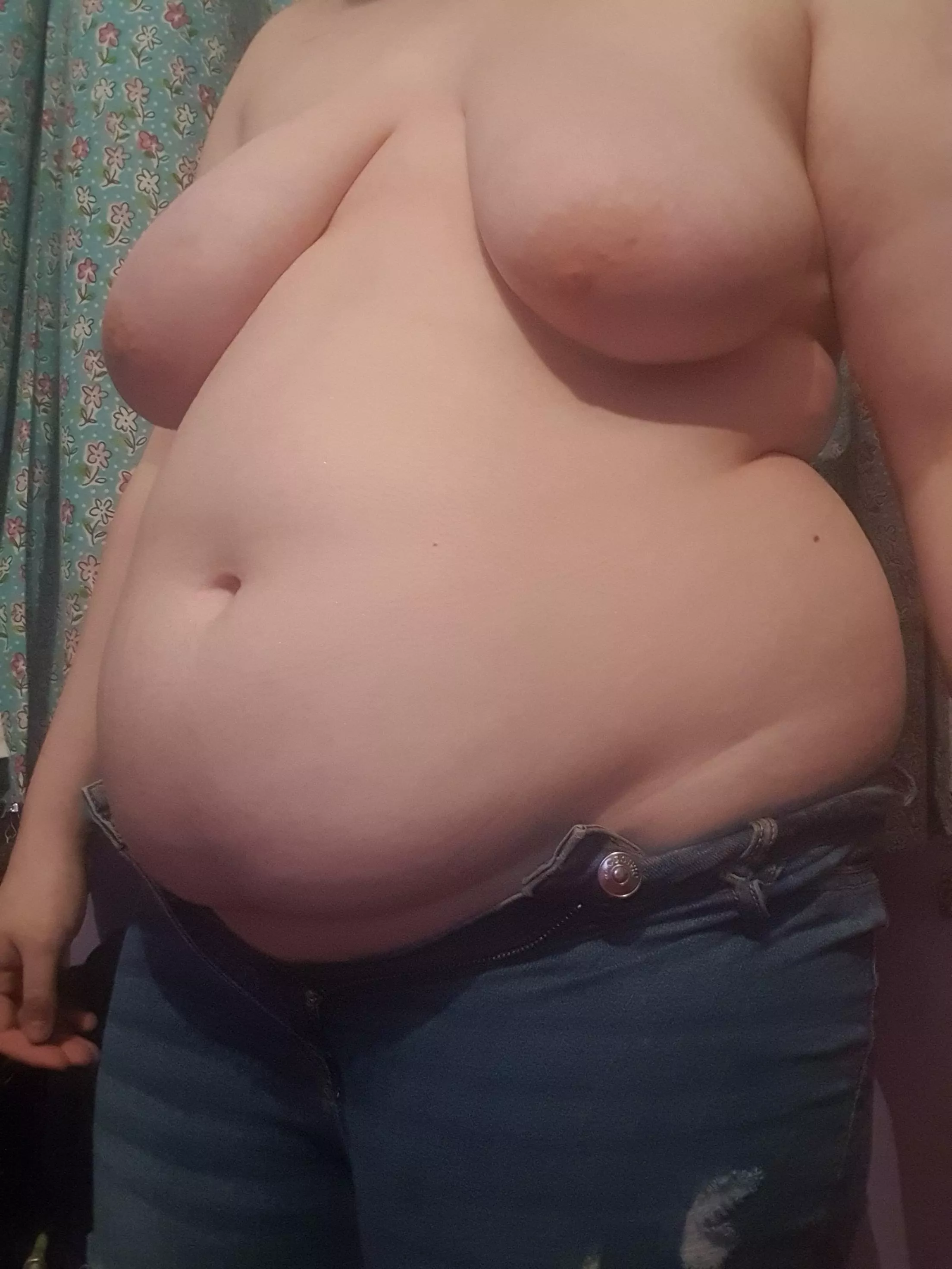 Please kik me bellybabe96 and shame me for how fat and unfit I am. I will send more pics as long as you tease meðŸ’žðŸ’žðŸ’ž posted by fathog2000