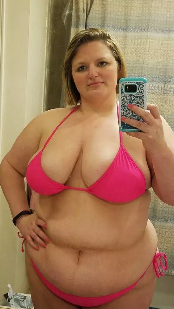 Plump MILF showing off her new pink bikini (1 more in comments) posted by Udderluvr2020