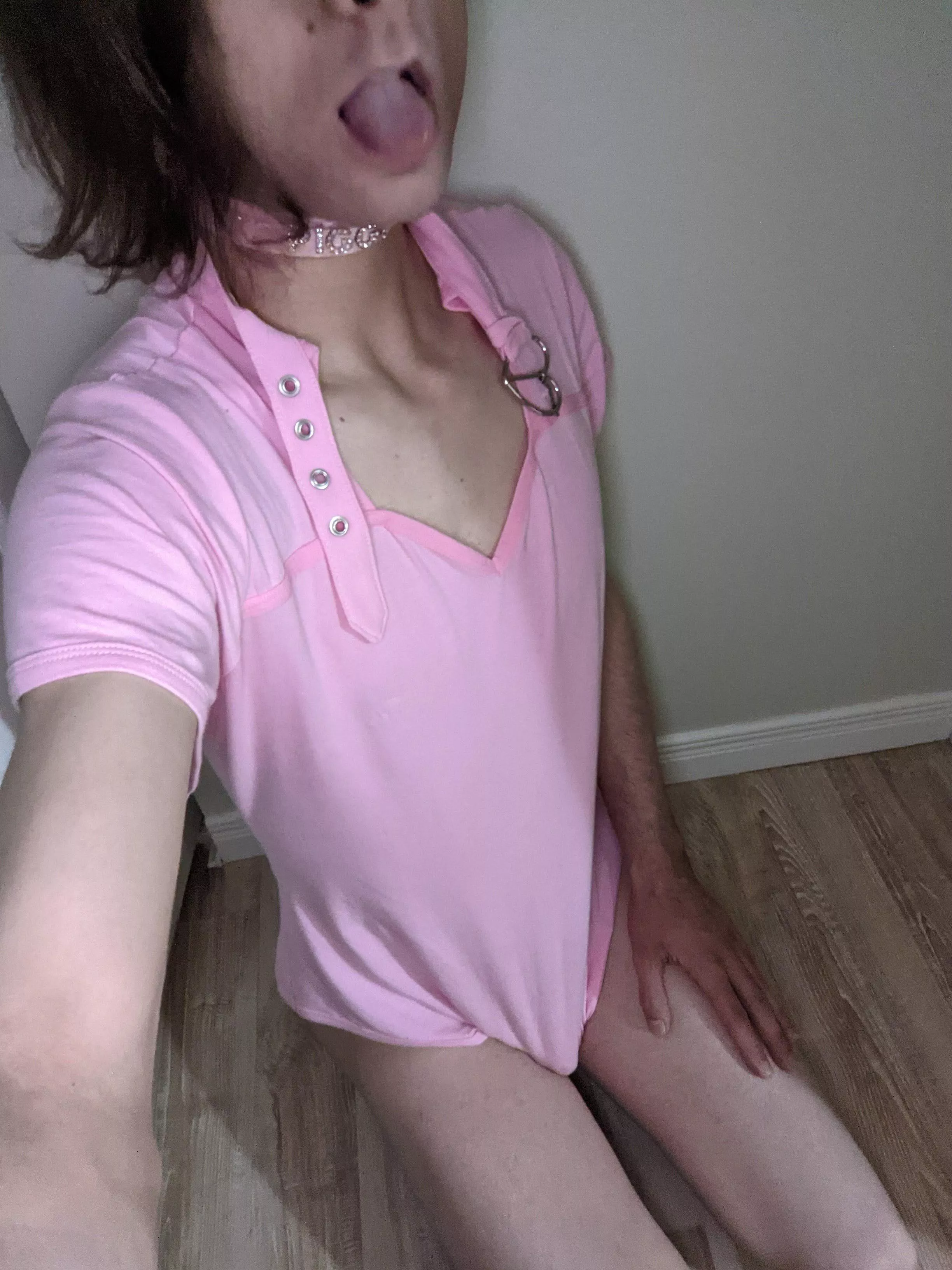 Pm me I am a pathetic sissy piggy 🐷 oink oink posted by sissy_love_pink