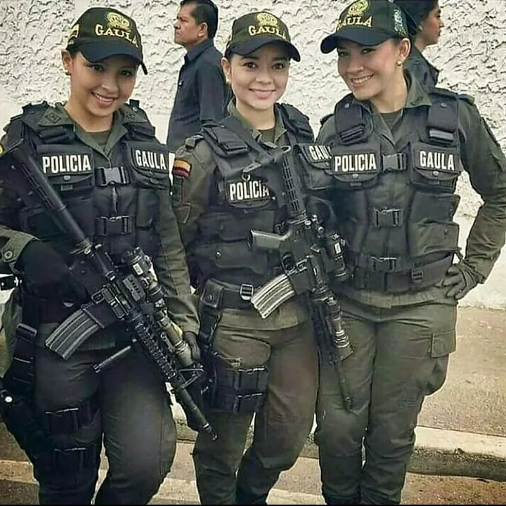 Police officers Colombian style posted by Chaturbater1