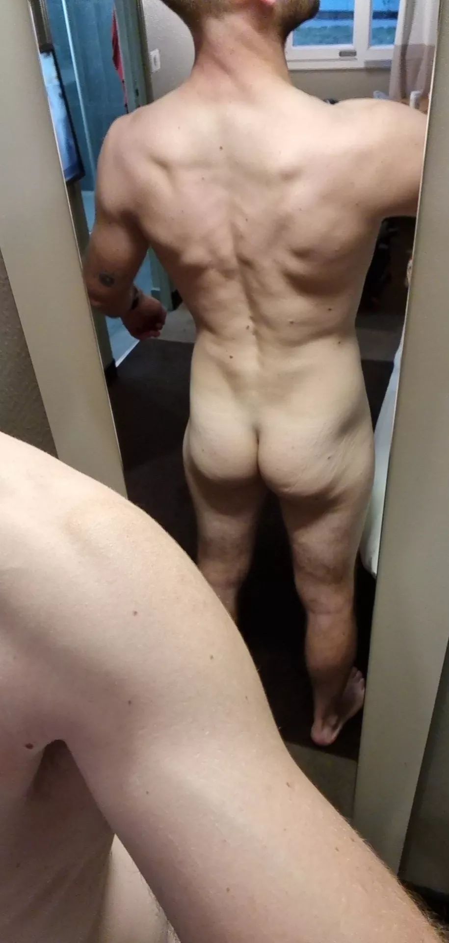 Post workout! Like (m)y back? posted by Frenchguiltypleasure