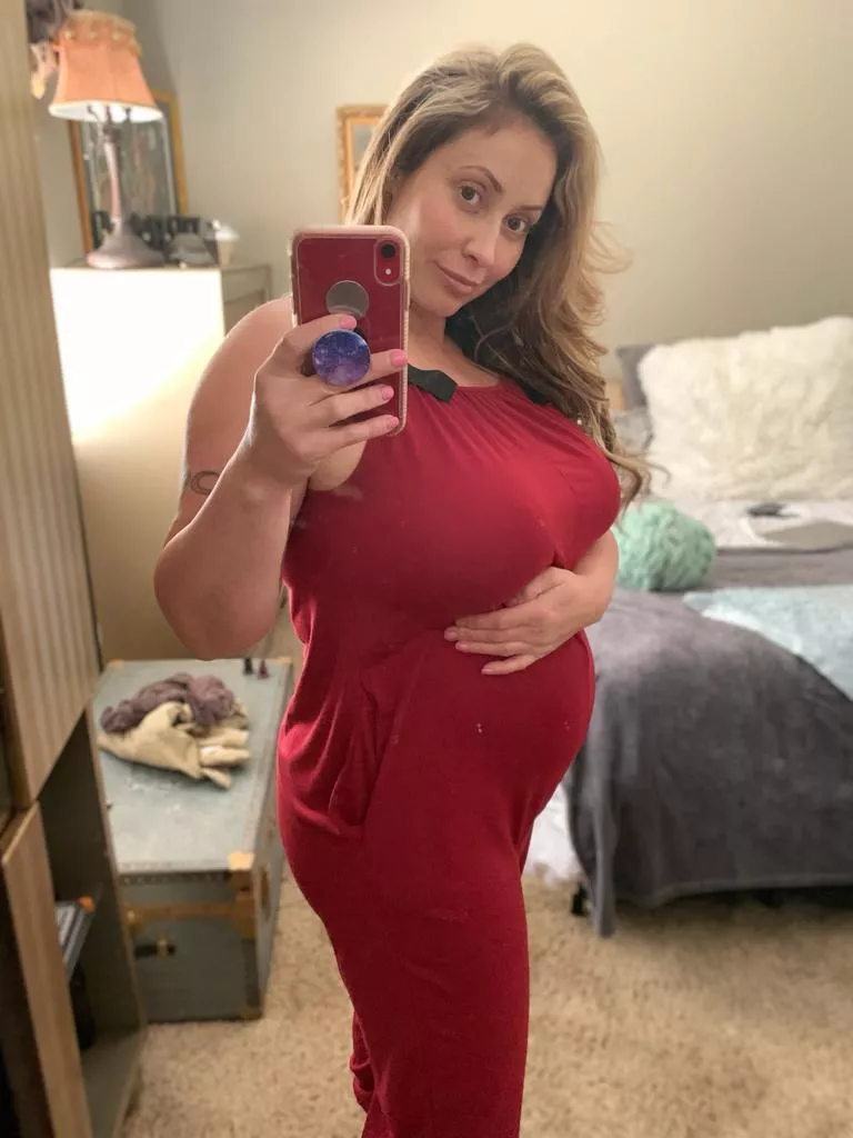 Preggo Notty posted by thousandapes