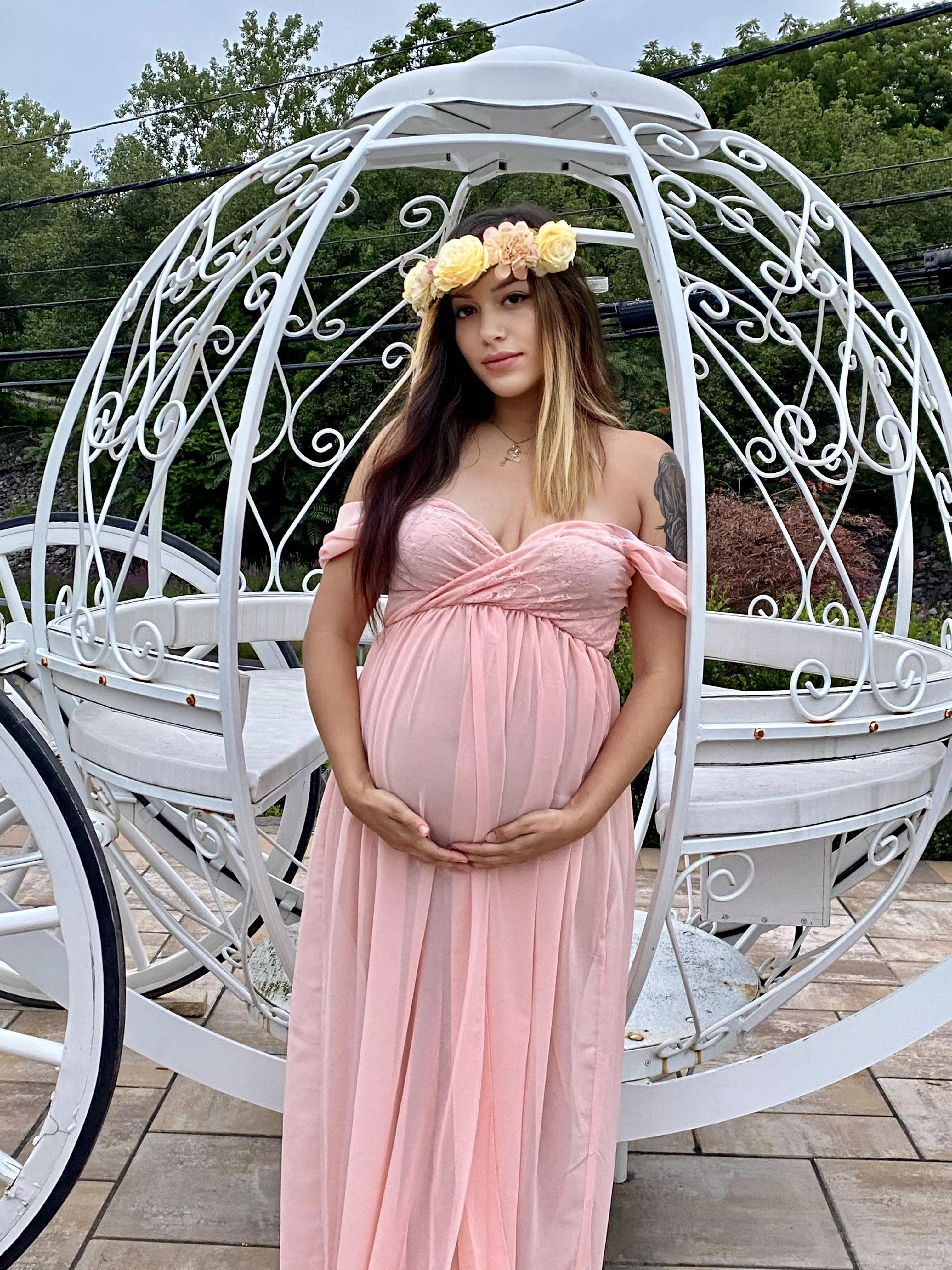 Pregnant and glowing. posted by shellyplays