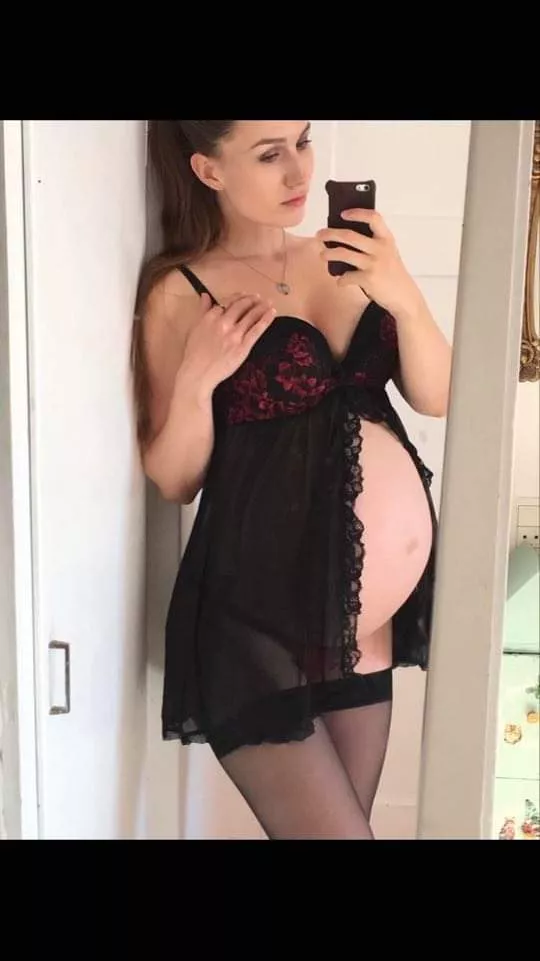 Pregnant or not. I looove getting dressed up when I'm DTF 🥵💋👠🩱 posted by SnowWhiteDK