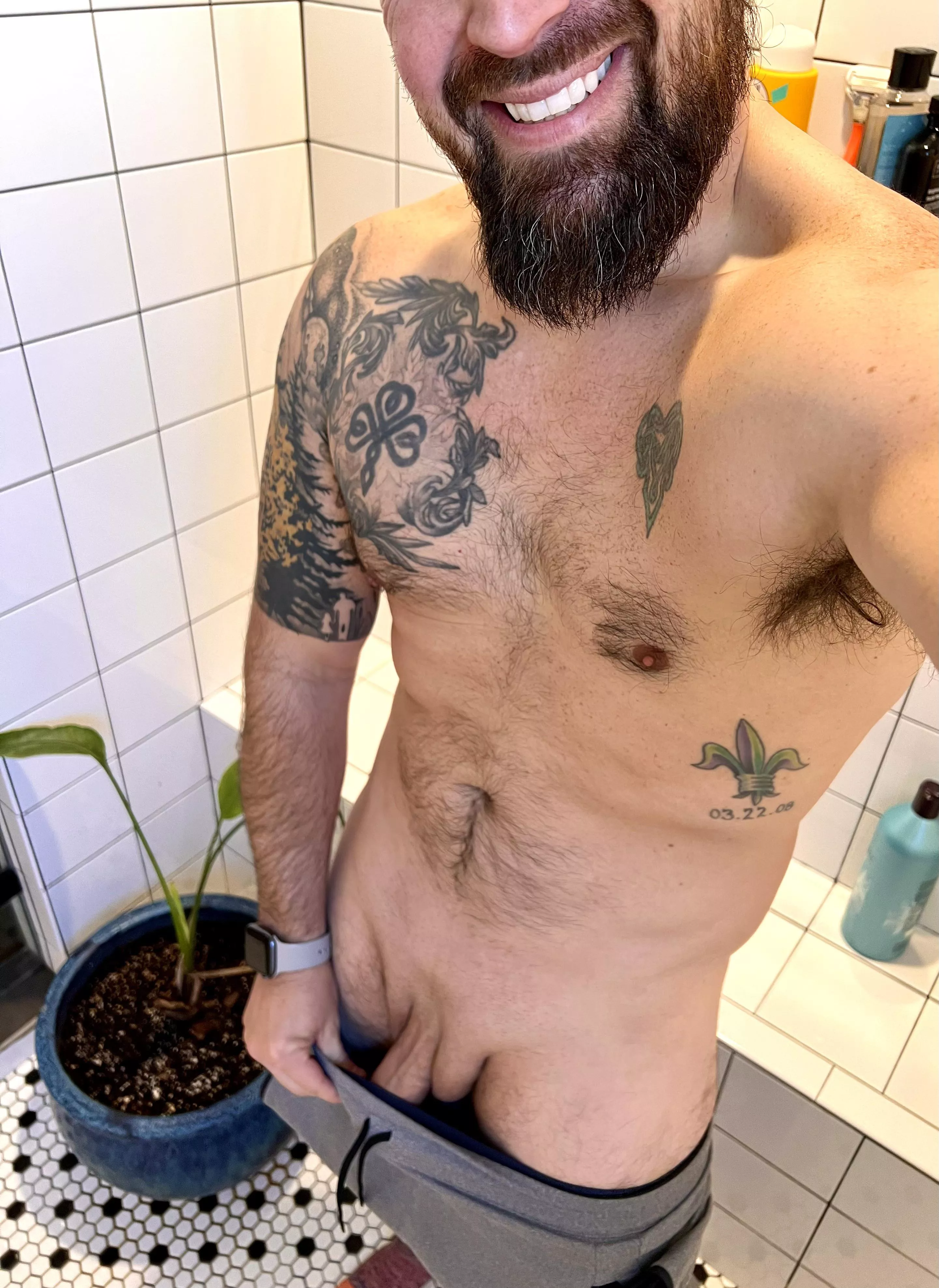 Pre-shower fun [37] posted by GAontheSide