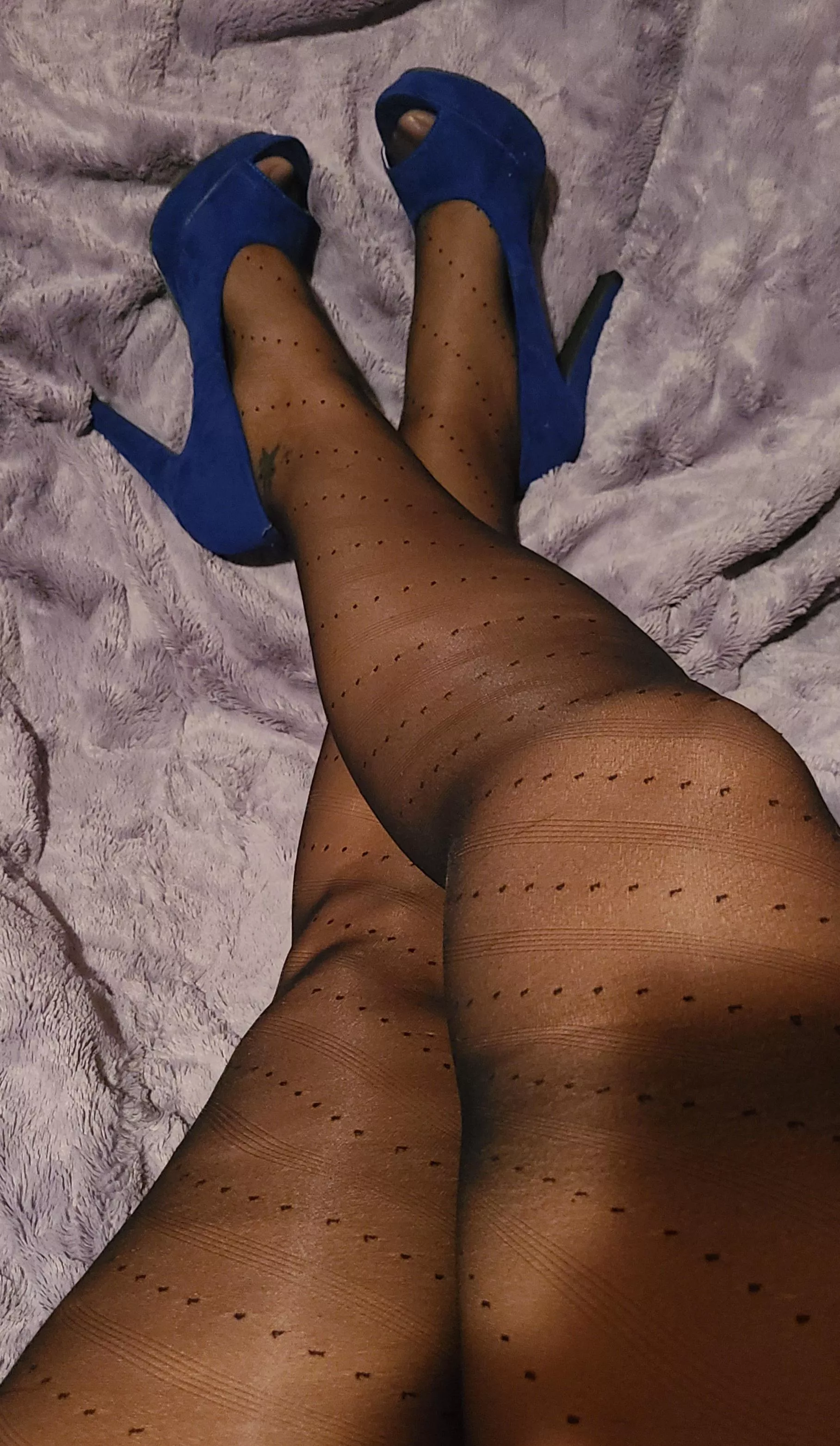 Pretty blue heels posted by Bogie81